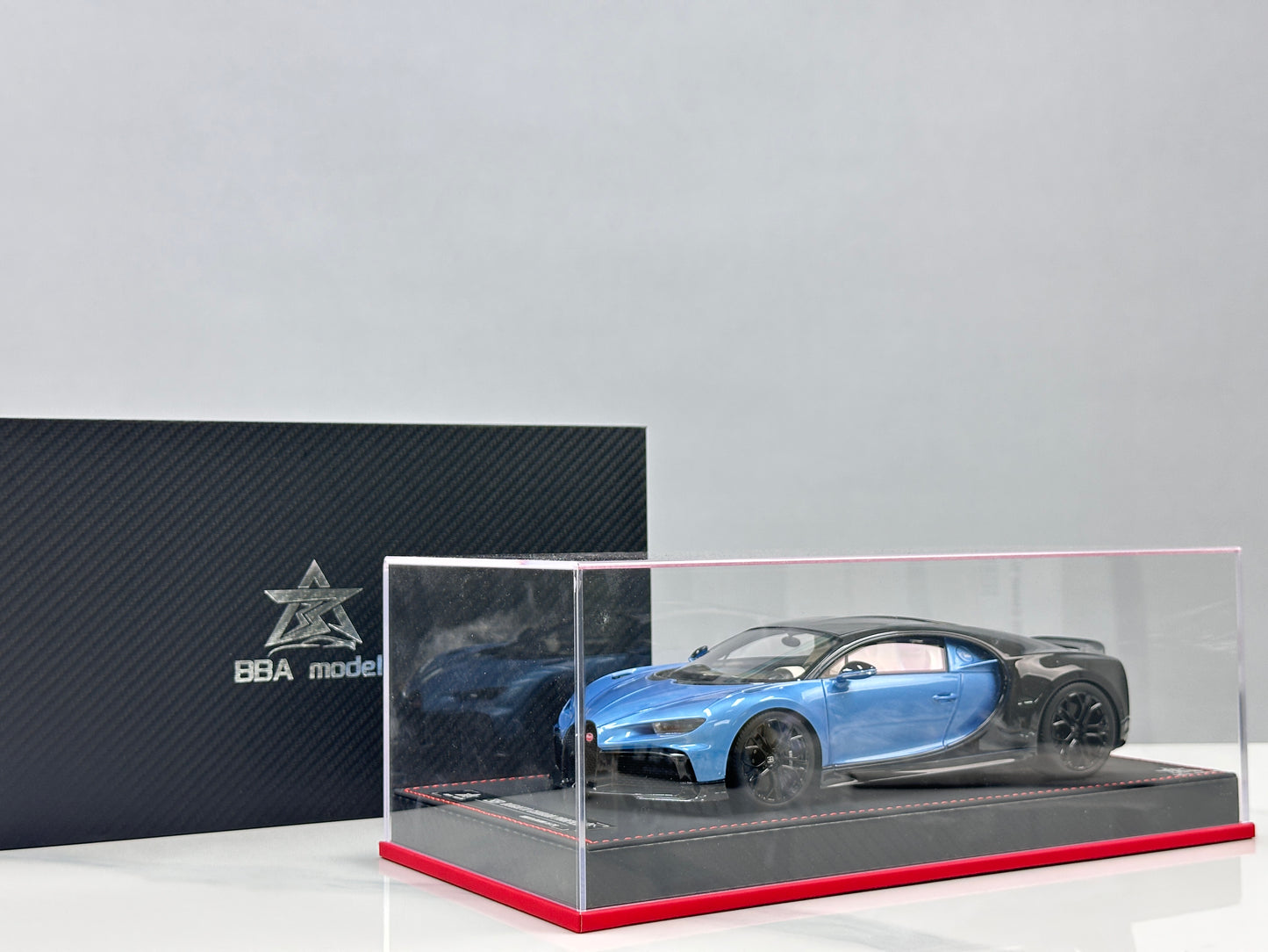 BBA MODEL 1/18 Bugatti Chiron Profilée – Ice Blue (BBA071)