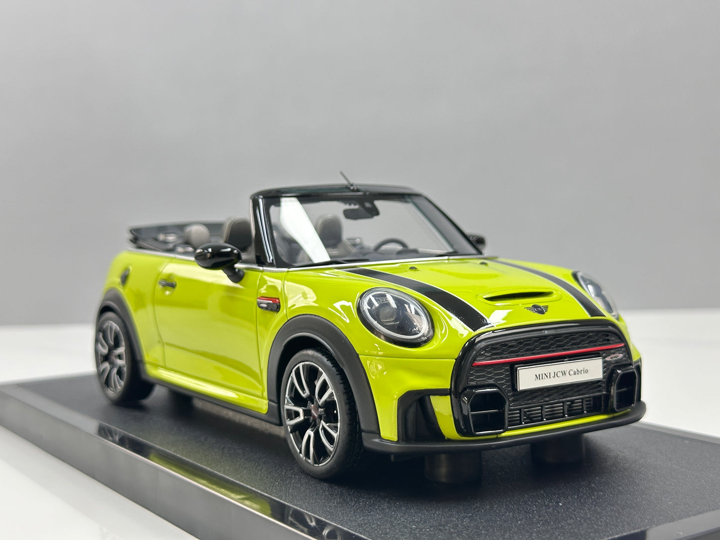 OTTO 1/18 MINI JCW CABRIO ZESTY Benedict Yellow OT1303