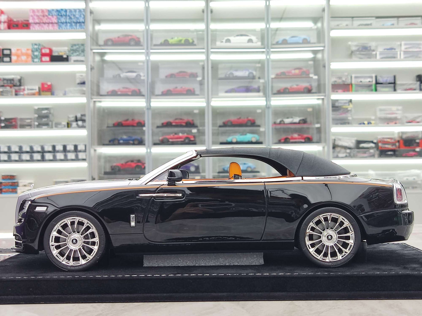 HH Model 1/18 Rolls-Royce Dawn Diamond Black/Titanium Silver HH424