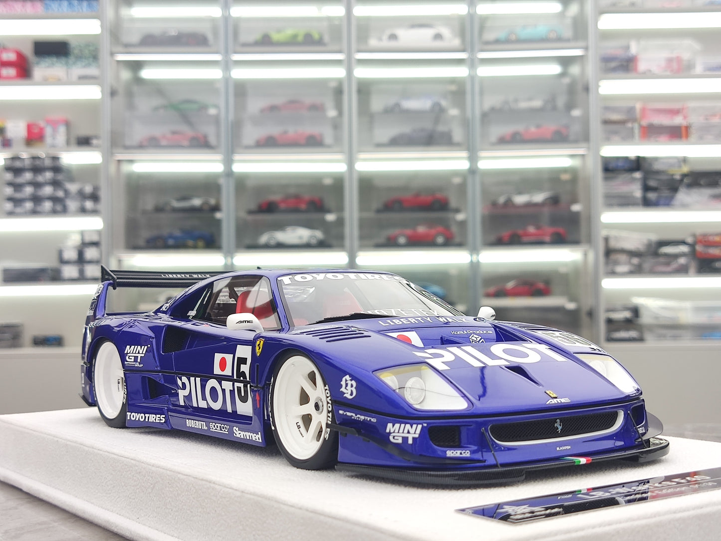 BBA MODEL 1/18 Ferrari F40 Blue Paiolo Paint Scheme Limited Edition Car Model BBA013