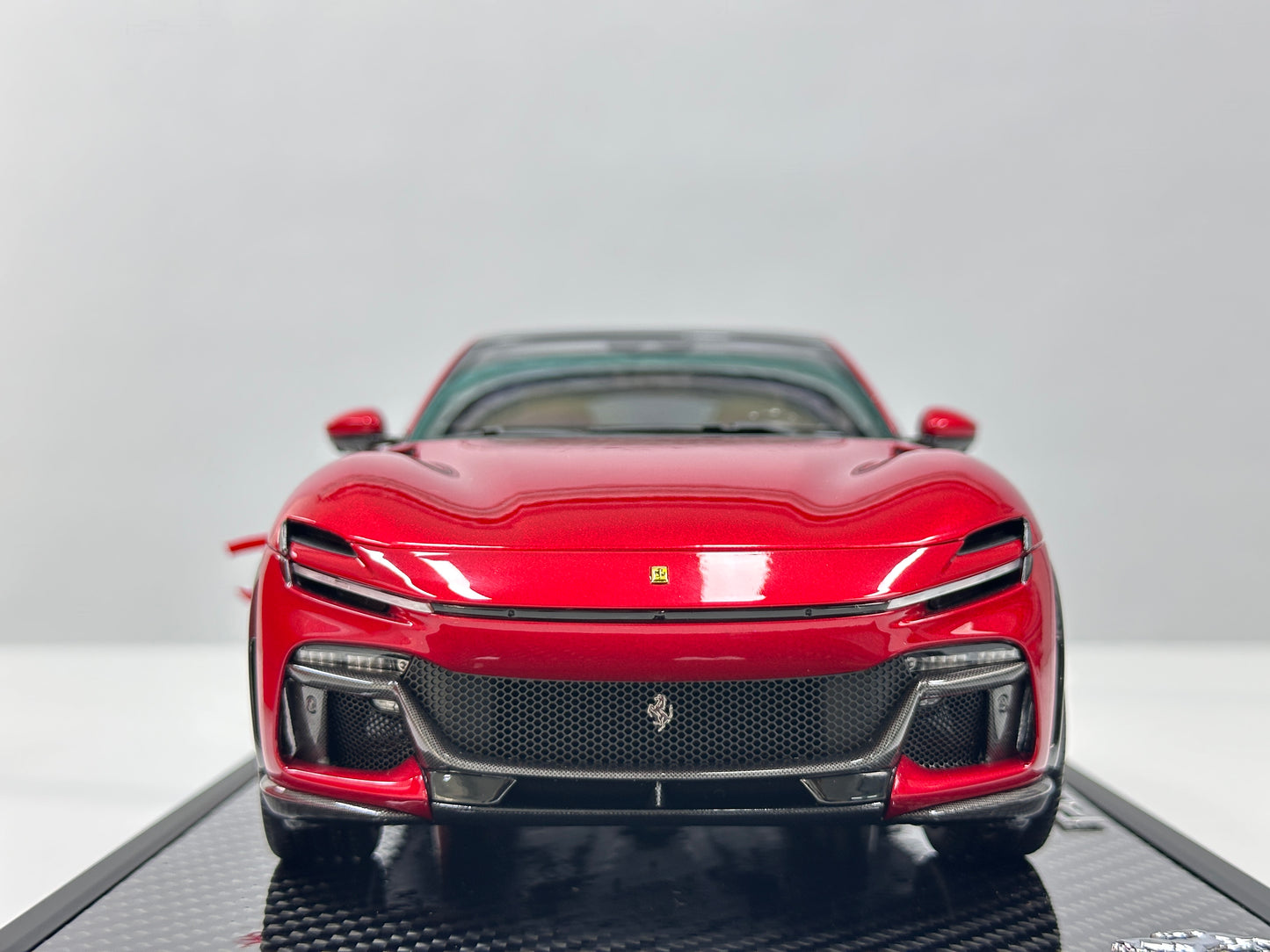 BBR 1/18 Ferrari Purosangue – Metallic Red, Black Roof, Carbon Fiber Underbody (HE180052BCH)