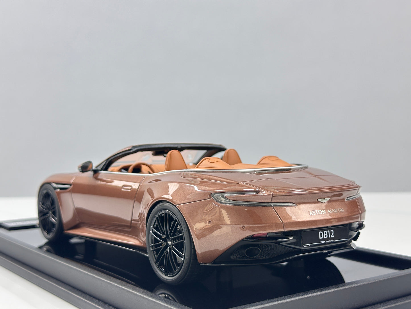 Xiaoguang Model & MotorHelix 1/18 Aston Martin DB12 Volante Convertible – Glamour Copper (MH386)