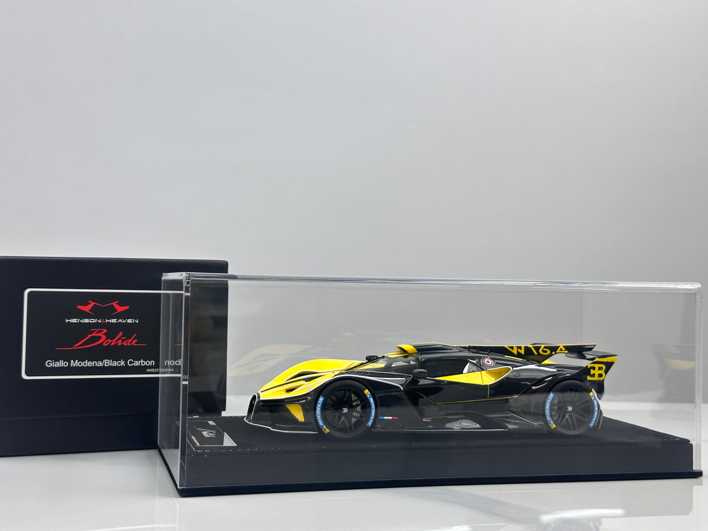 HH Model 1/18 Bugatti Bolide