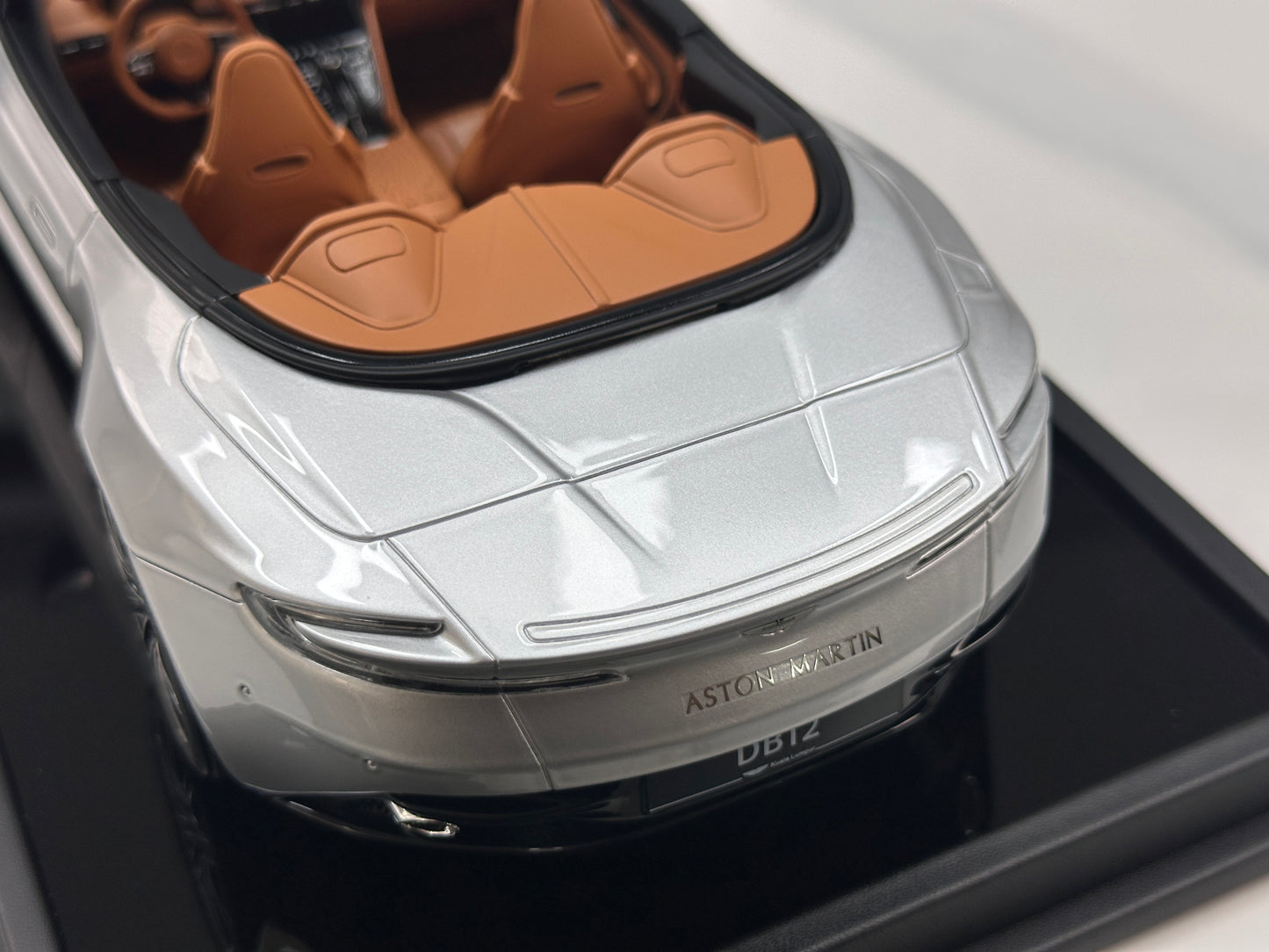 Xiaoguang Model & MotorHelix 1/18 Aston Martin DB12 Volante Convertible – Lightning Silver (MH387)