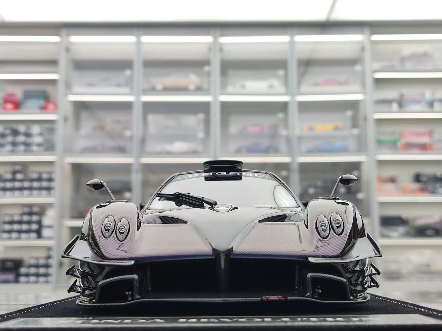 HH Model 1/18 Pagani Zonda R & Evolution Specials Color-Changing Carbon HH568