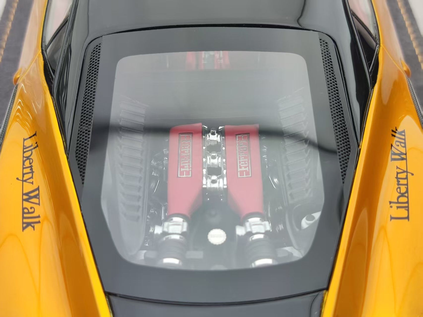 ARES MODEL 1/18 Ferrari 458 GT Carbon Black/Gold ARES012