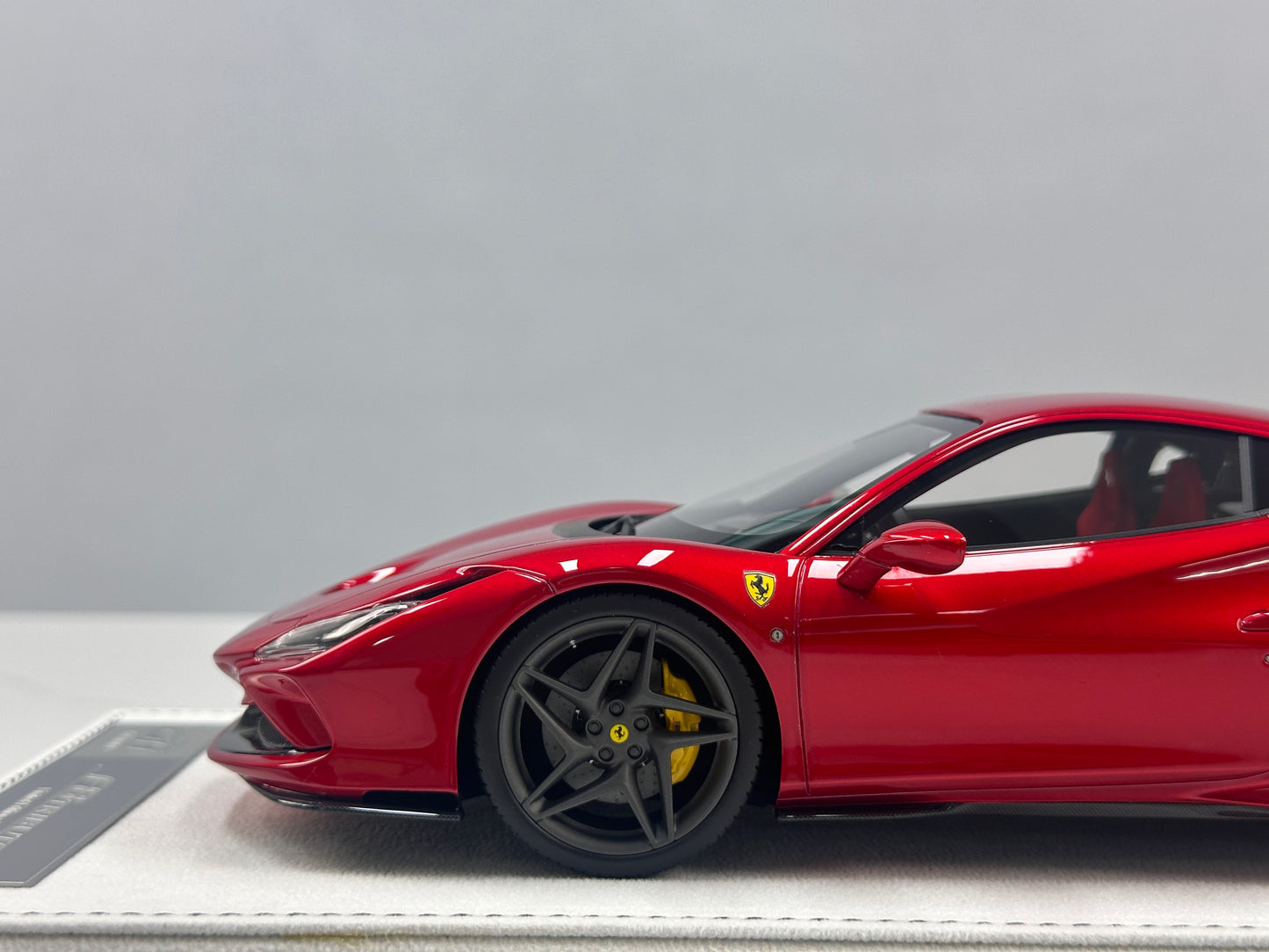 GH MODEL 1/18 Ferrari F8 Tributo Metallic Red GH022