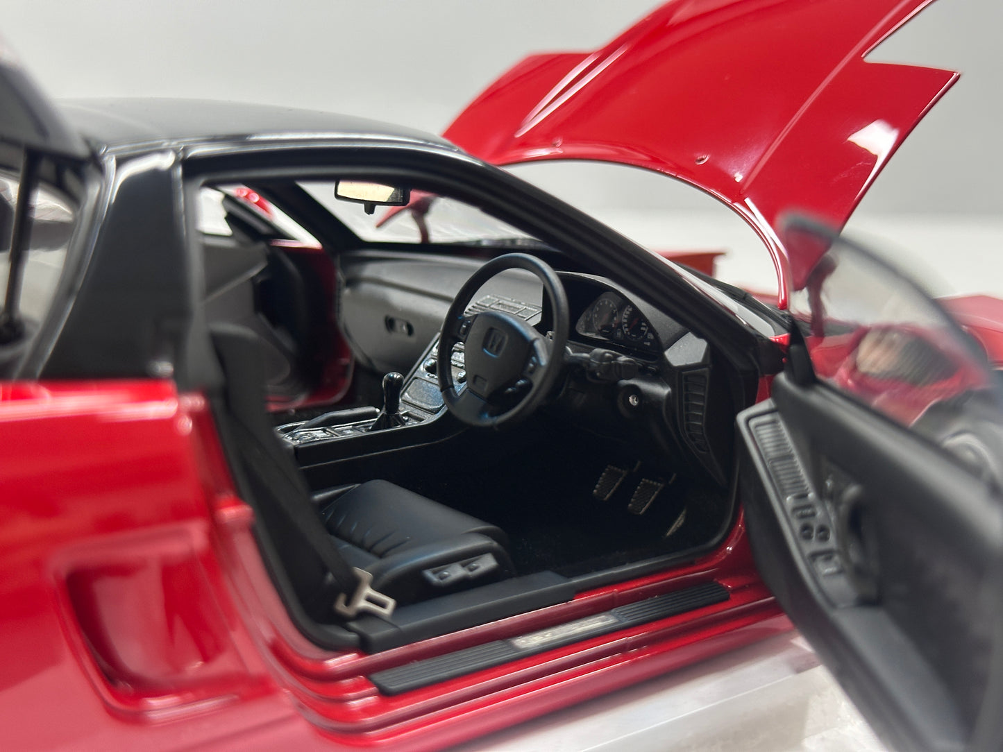 LCD 1/18 Honda NSX 1st Generation (MK1/NA1) Red LCD18022-RE