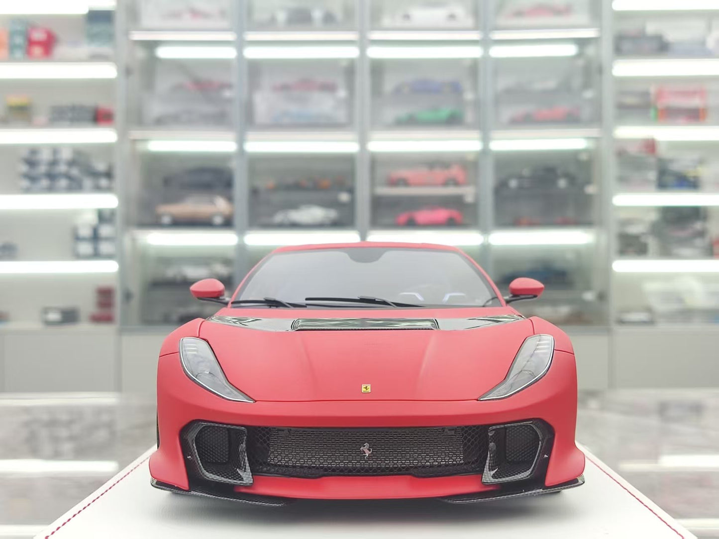 TE 1/18 Ferrari 812 Competizione Matte Red Resin Model JS-TE004