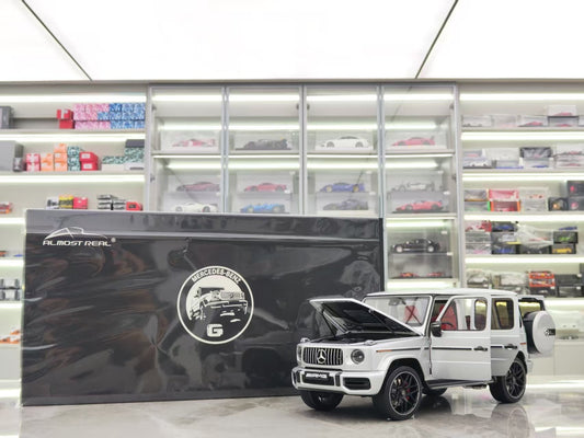 AR 1/18 Mercedes-Benz G63 AMG Silver All-Metal Opening Car Model 820808