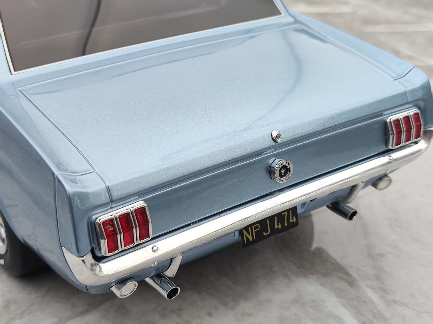 OTTO 1/12 Ford Mustang V8 Hardtop Silver Blue G089