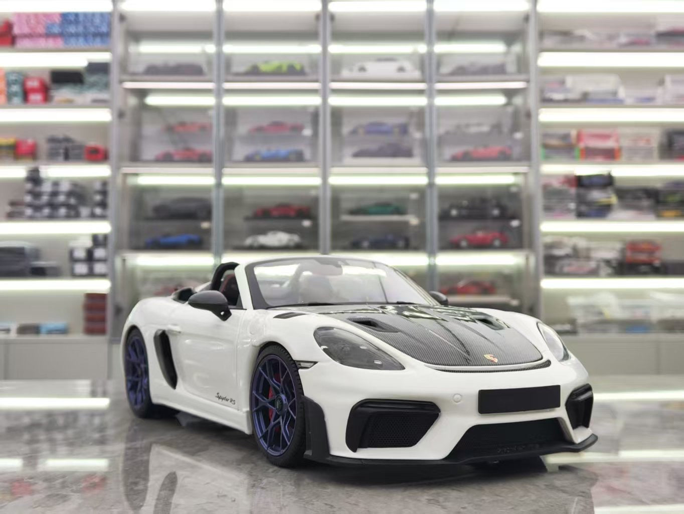 MINICHAMPS 1/18 Porsche 718 Spyder RS White Alloy Car Model 110063131