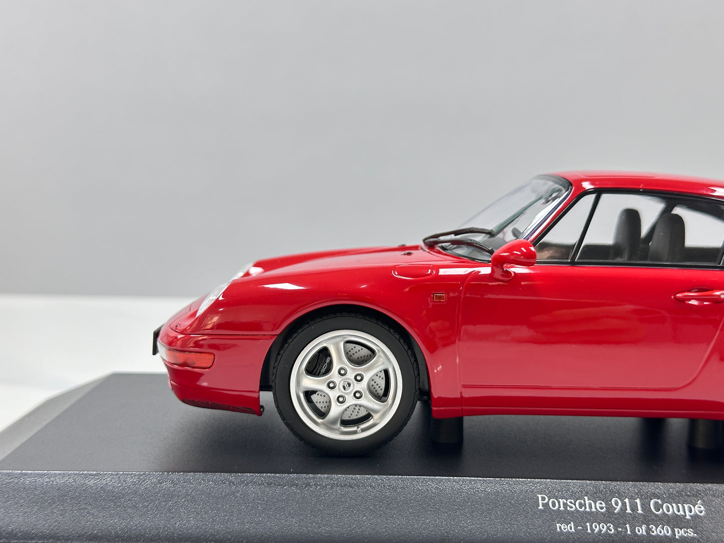 MINICHAMPS 1/18 Porsche 911 (993) 1993 Red 155061102