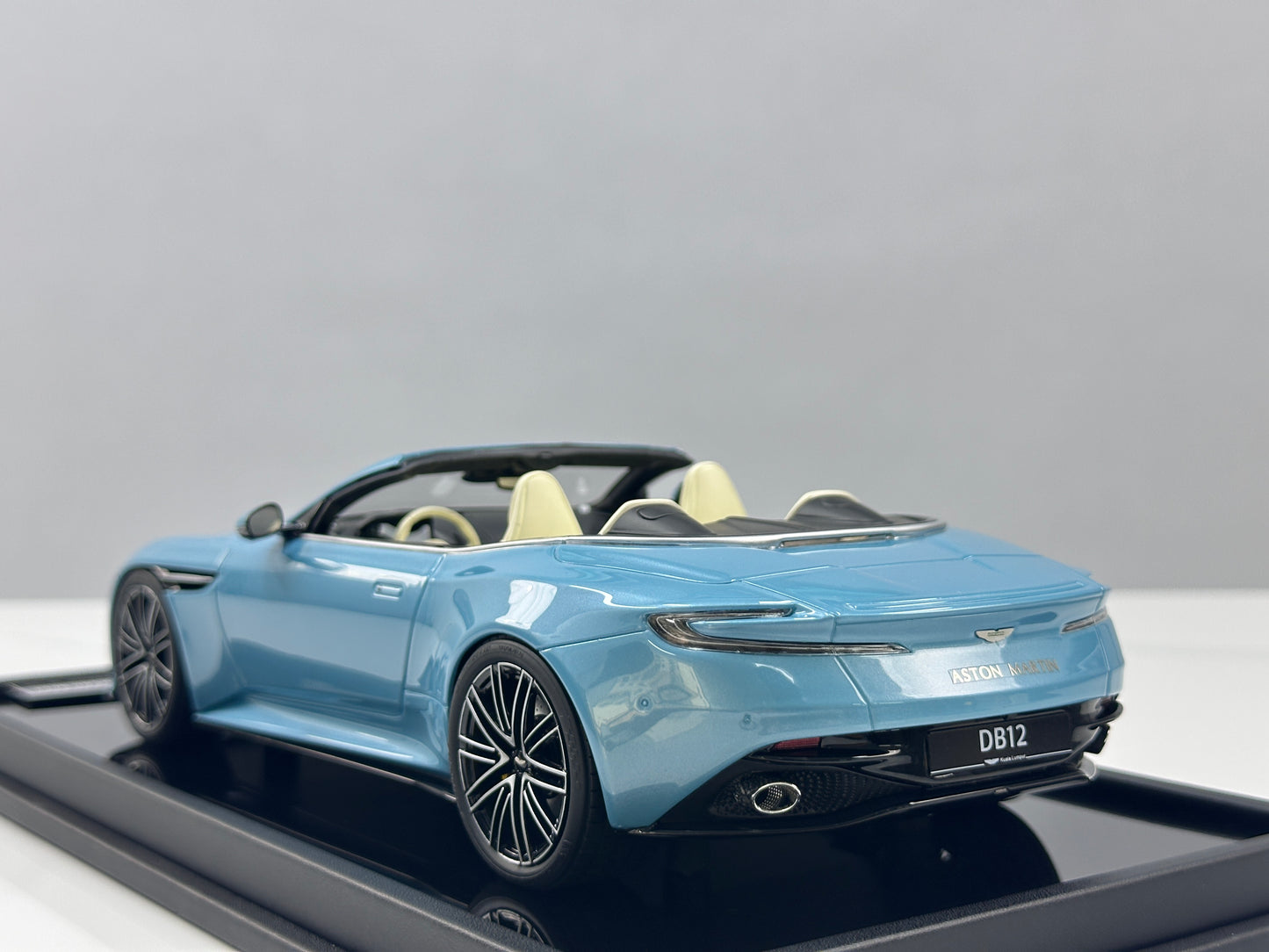 Xiaoguang Model & MotorHelix 1/18 Aston Martin DB12 Volante Convertible – Caribbean Blue (MH384)