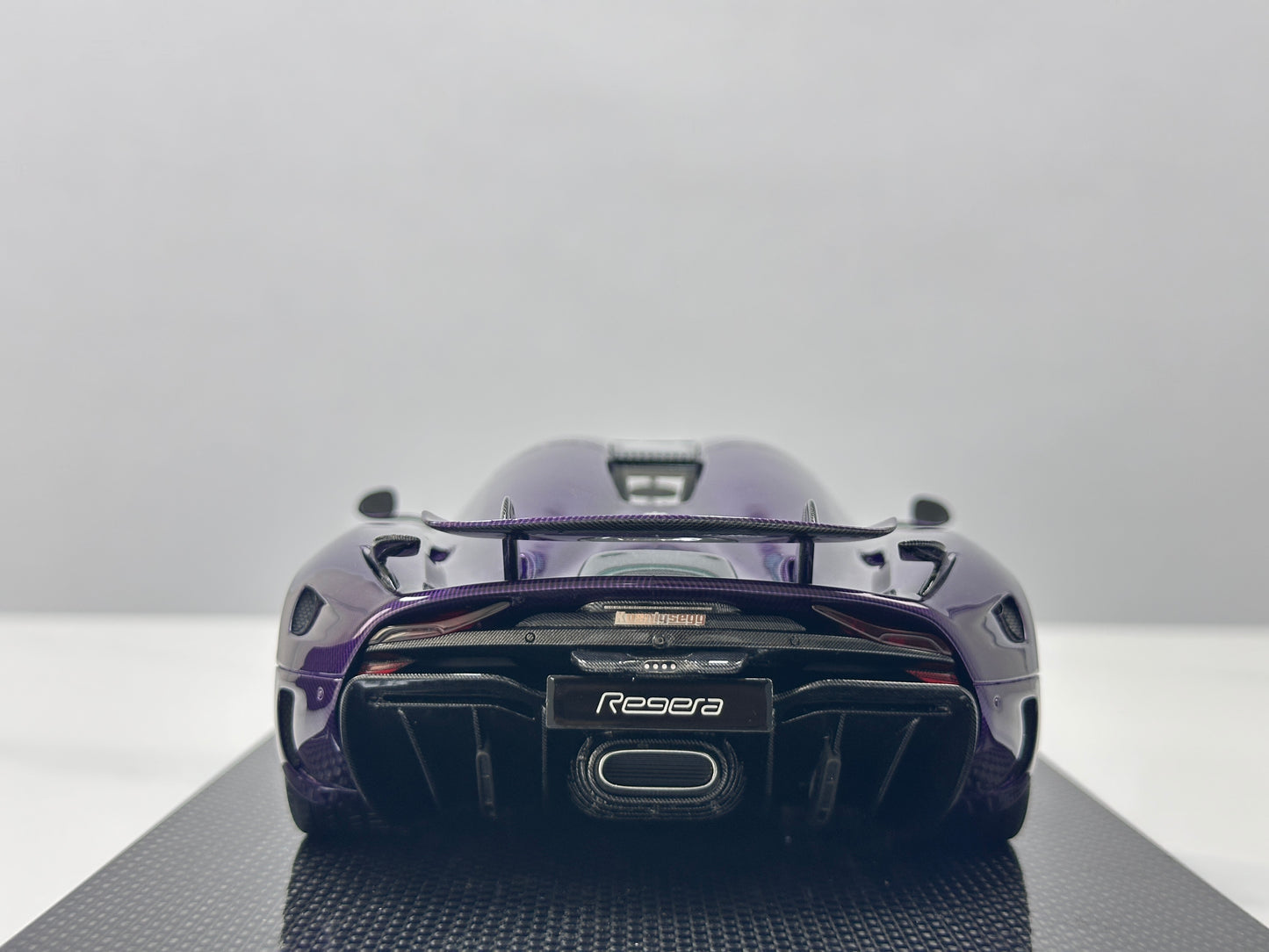 FRONTIART 1/18 Koenigsegg Regera Carbon Purple FA194
