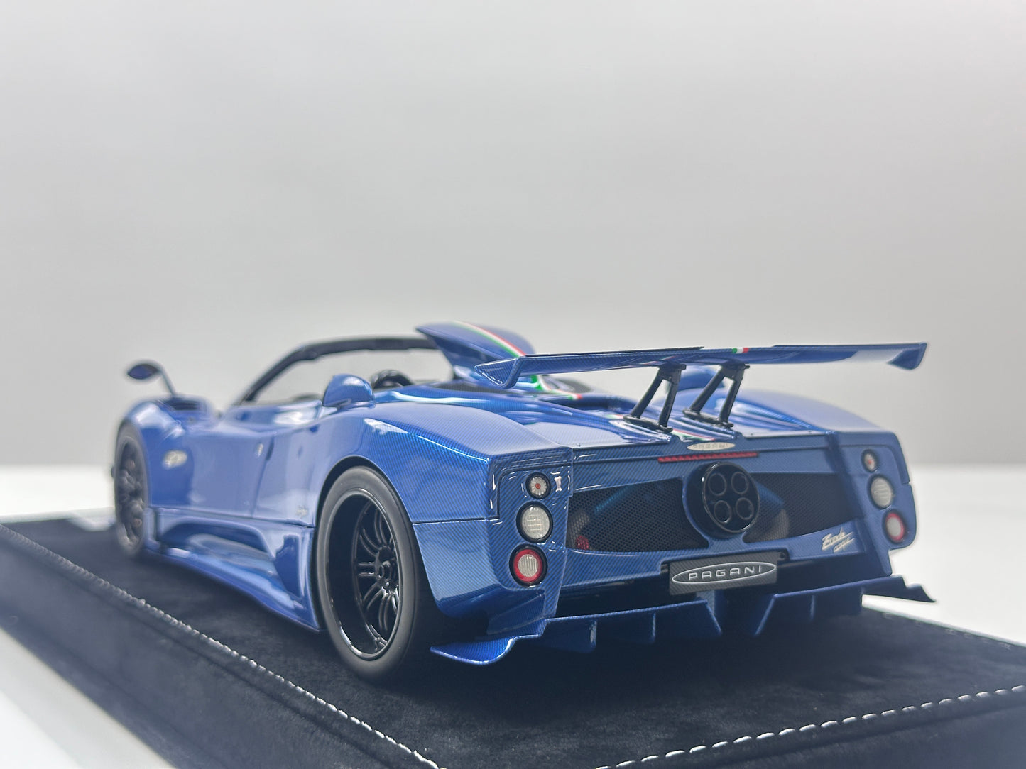 HH Model 1/18 Pagani Zonda Cinque Roadster Blue Full Carbon