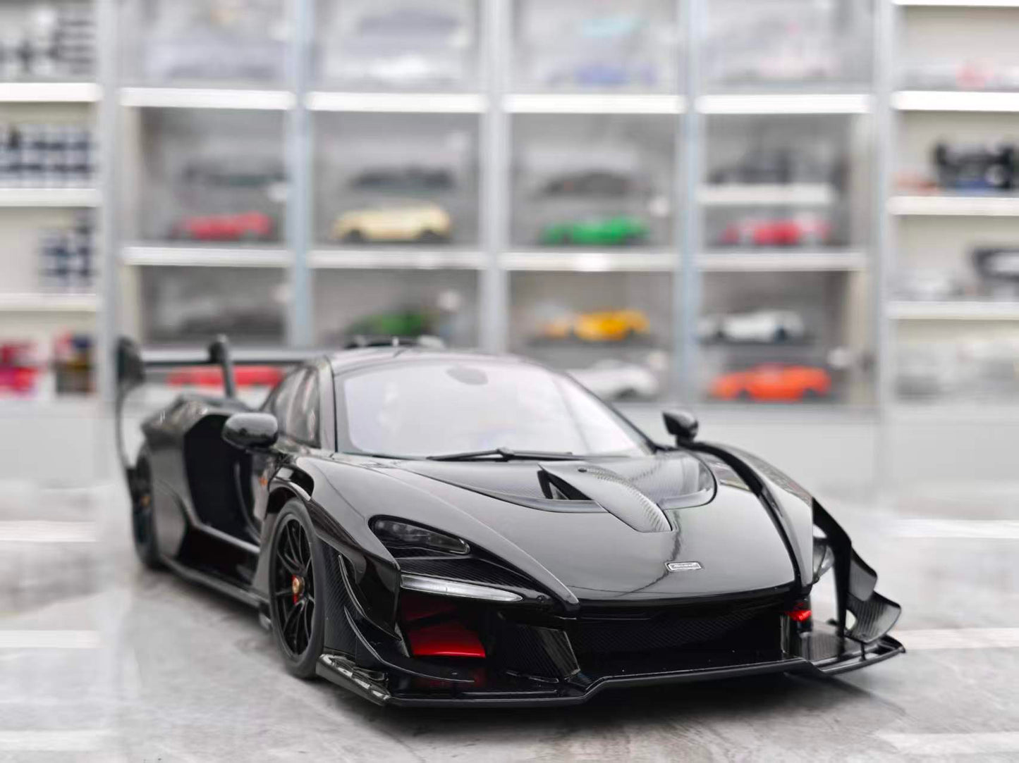 Autoart 1/18 McLaren Senna GTR Black 81954