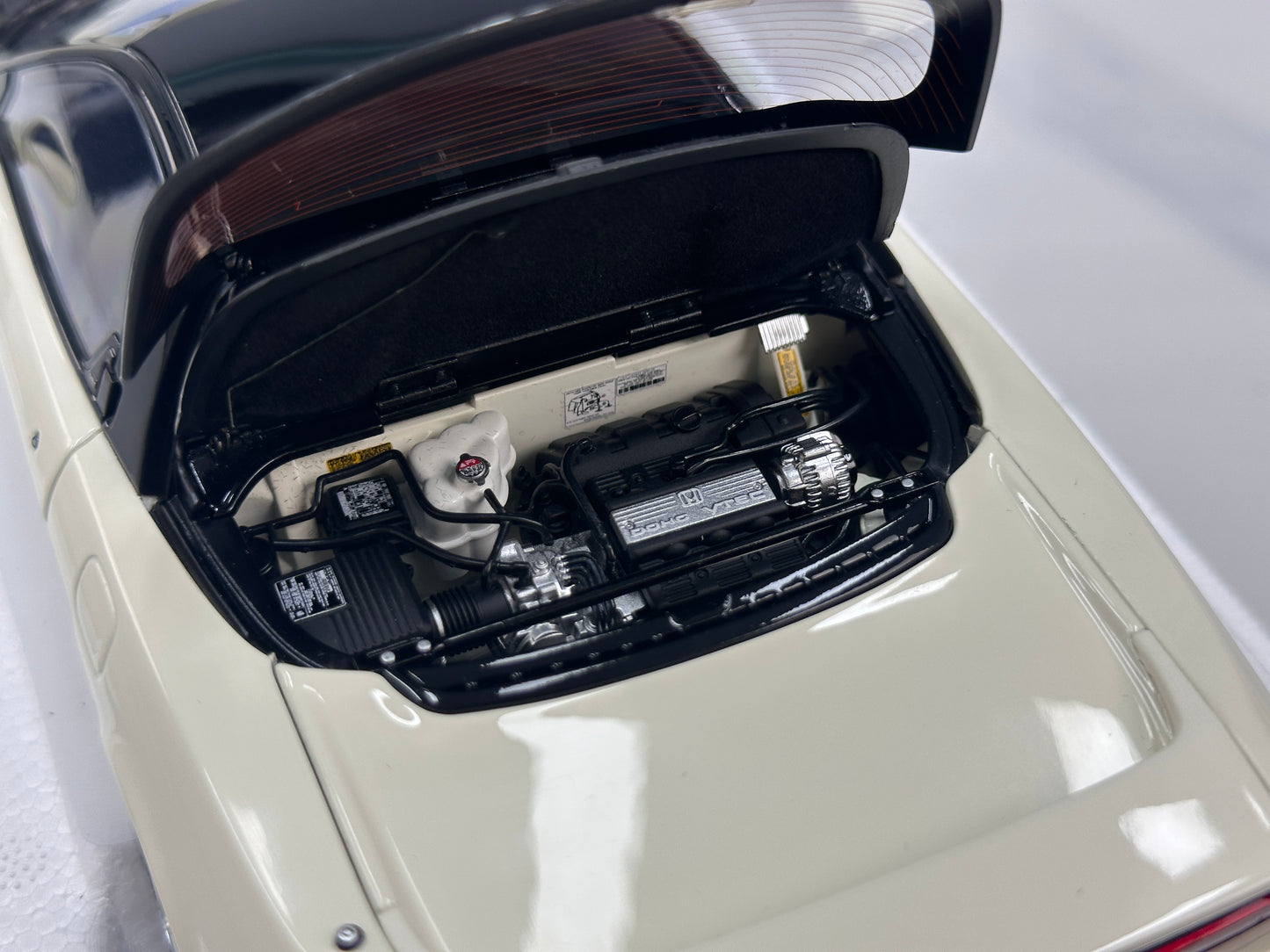 LCD 1/18 Honda NSX 1st Generation (MK1/NA1) White LCD18022-WH