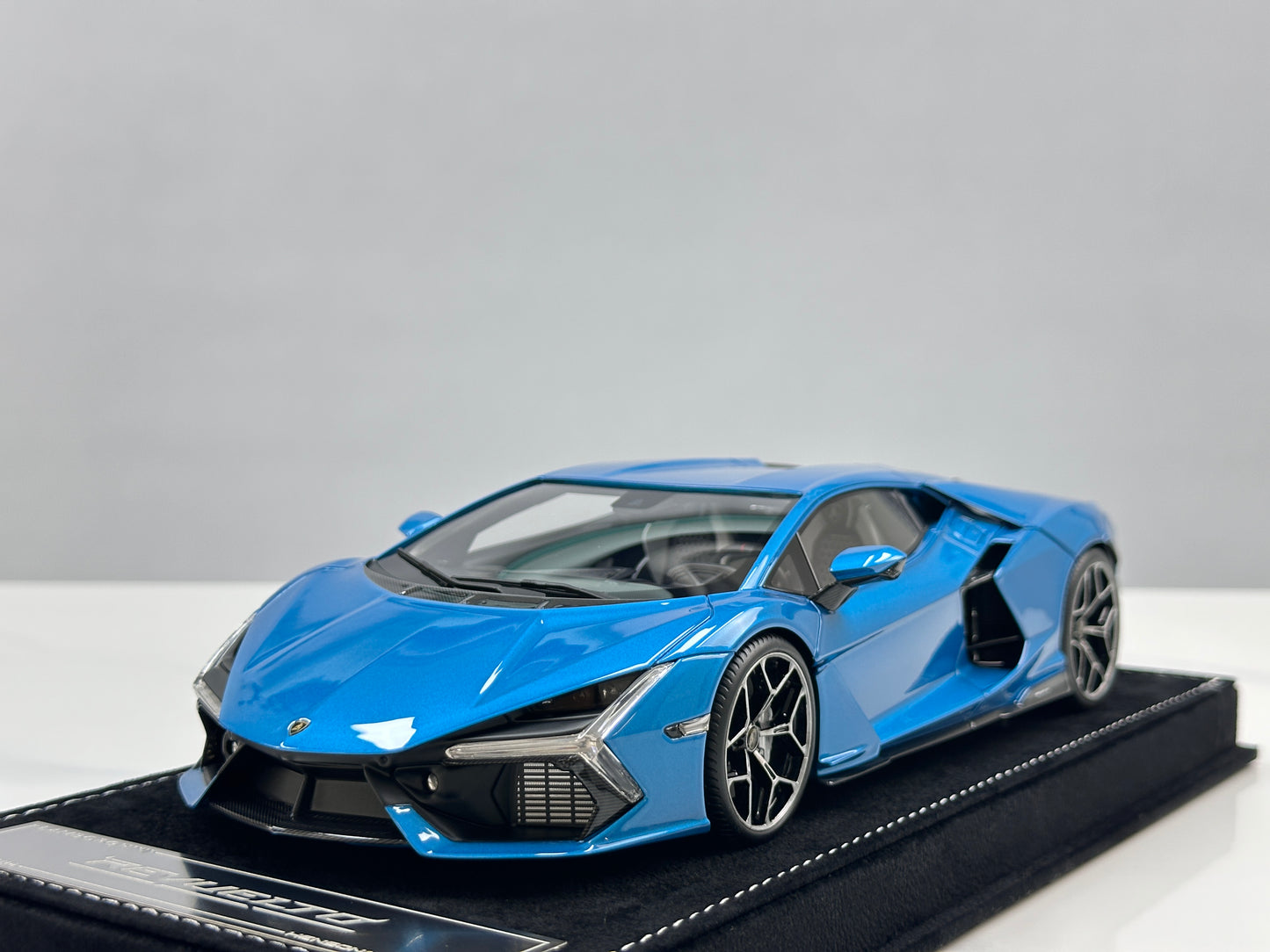 HH Model 1/18 Lamborghini Revuelto 40th Anniversary Blue HH619