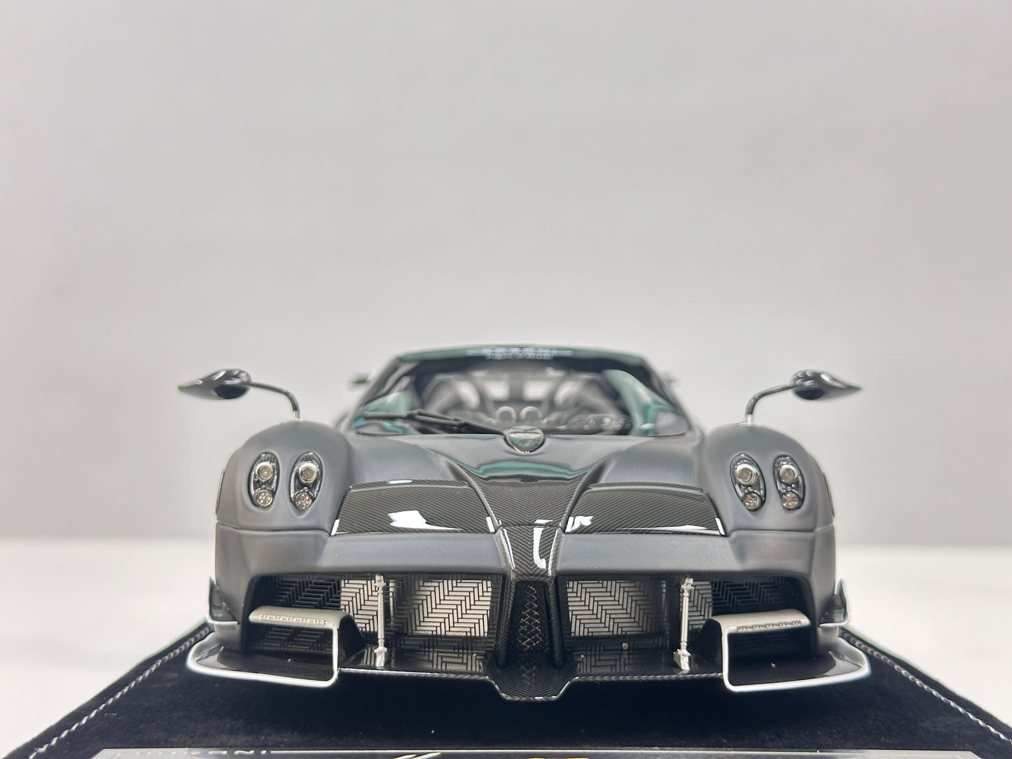 HH Model 1/18 Pagani Huayra Matte Black Carbon HH663