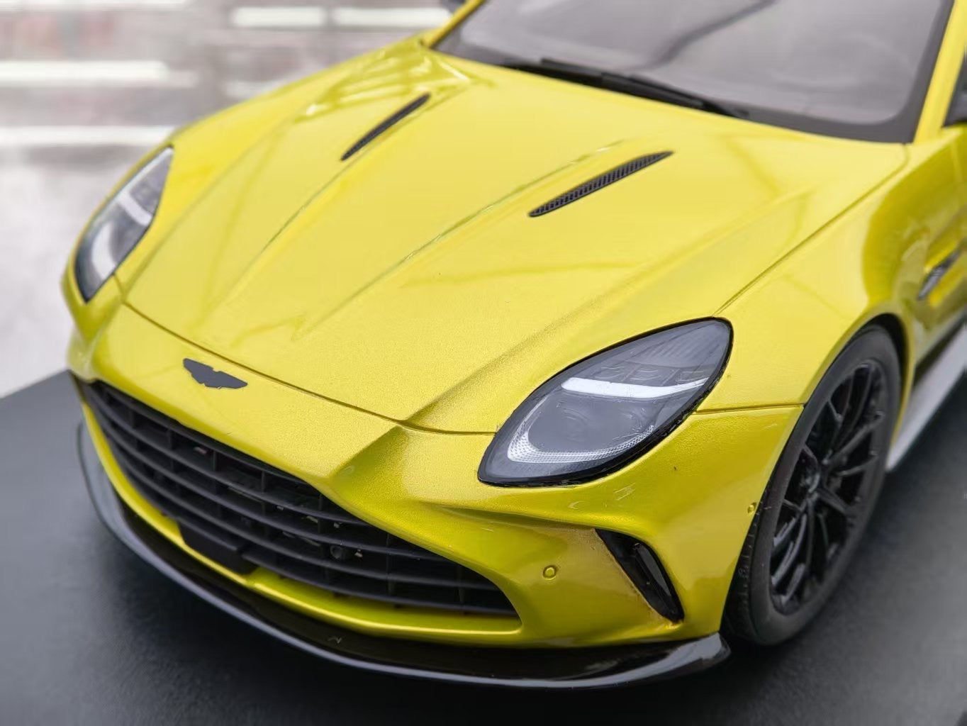 GT SPIRIT 1/18 Aston Martin Vantage Simulation Model Car GT514