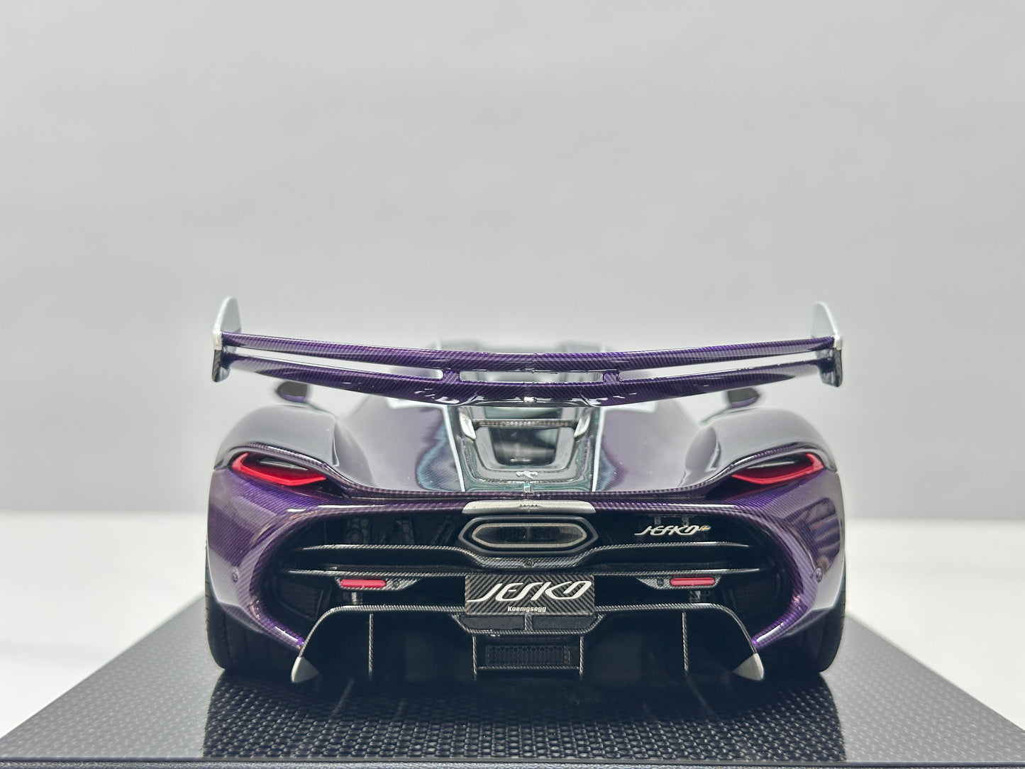FRONTIART 1/18 Koenigsegg Jesko Carbon Purple FA199