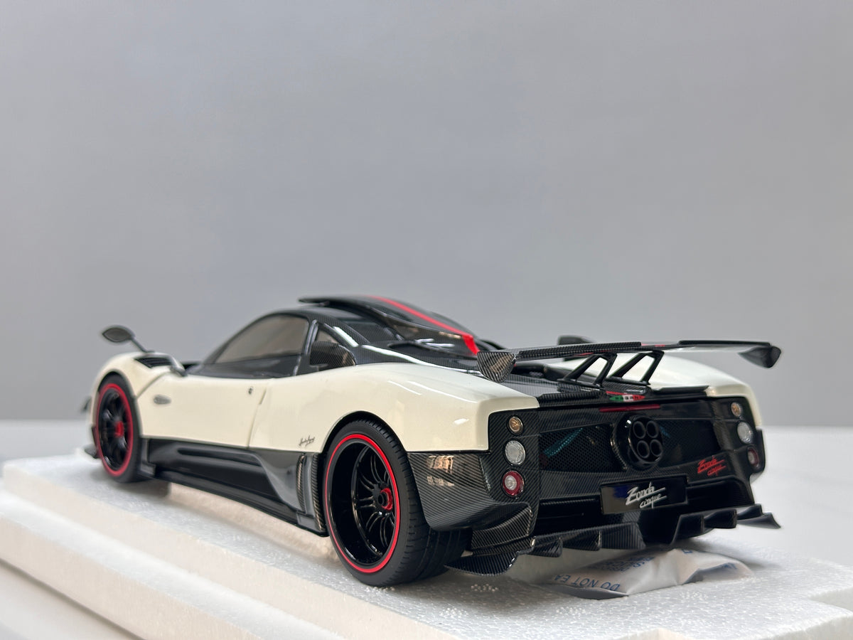 Almost Real 1/18 Pagani Zonda Cinque Coupe - 2009 White 850601101