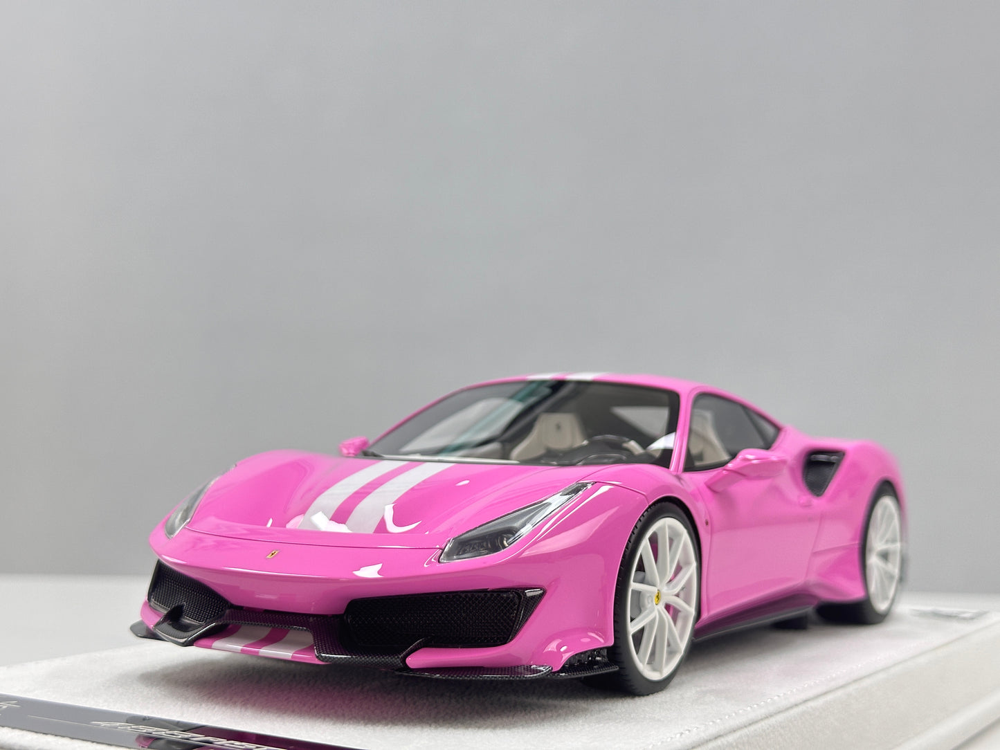BBA MODEL 1/18 Ferrari 488 Pista – Pink with White Livery (BBA088)