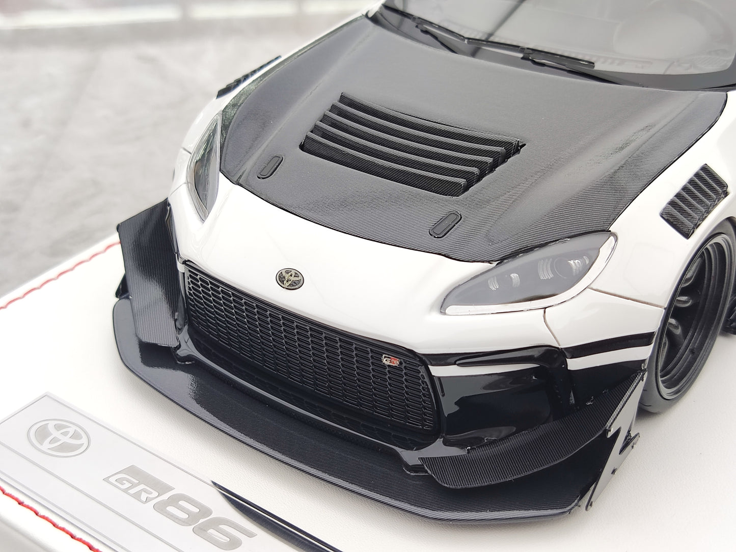 NA 1/18 Toyota GR86 Nigrablanka Simulada Aŭtomodelaj Ornamaĵoj JM-NA001