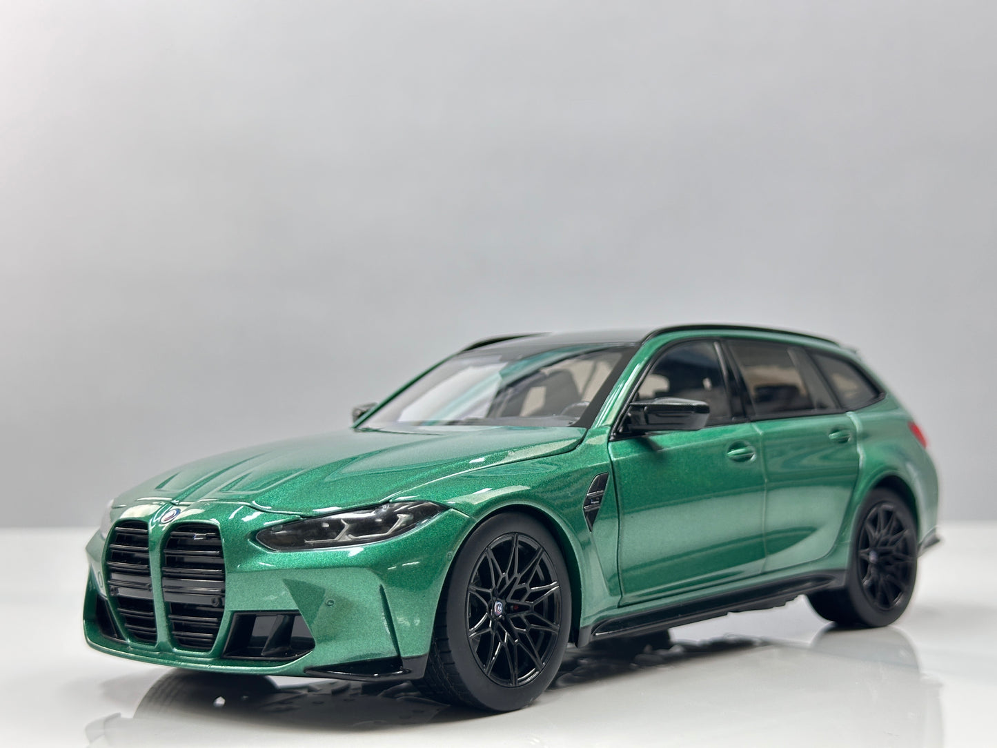 TSM MODEL 1/18 BMW M3 Touring (Isle of Man Green) TSM181030