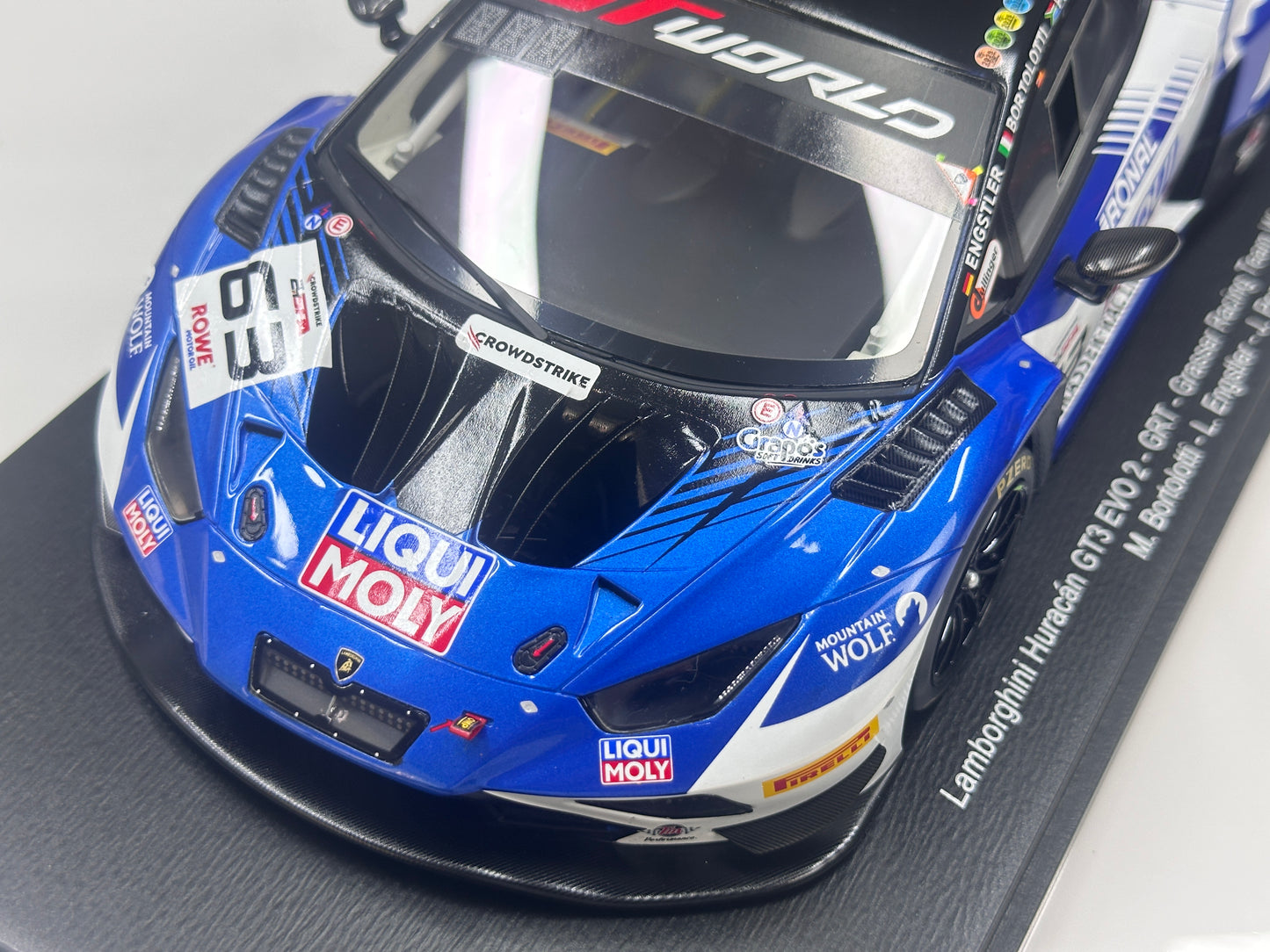 Spark 1/18 Lamborghini Huracan GT3 EVO 2 2025 Spa-Francorchamps Victory No. 63, Blue Livery, 18SPA2025