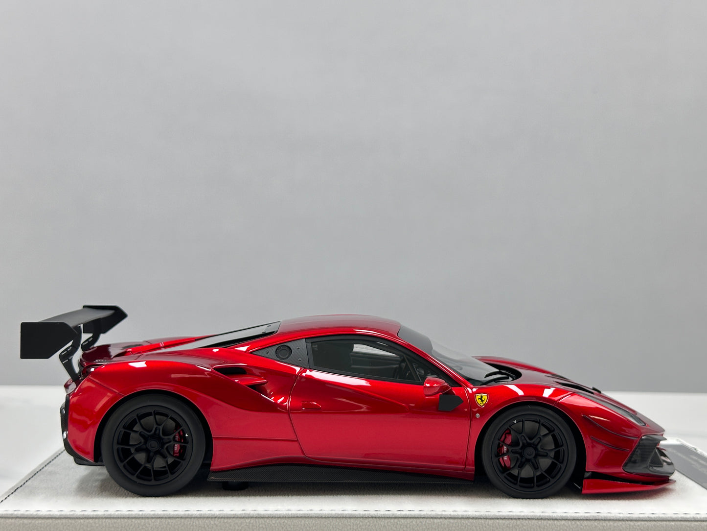 GH MODEL 1/18 Ferrari 488 Challenge Evo Metallic Red GH018