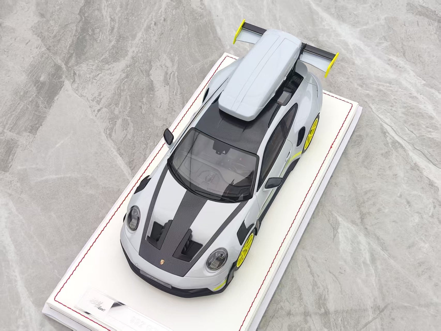 IVY 1/18 Porsche 992 GT3 RS Metallic Ice Grey IM1837IGG