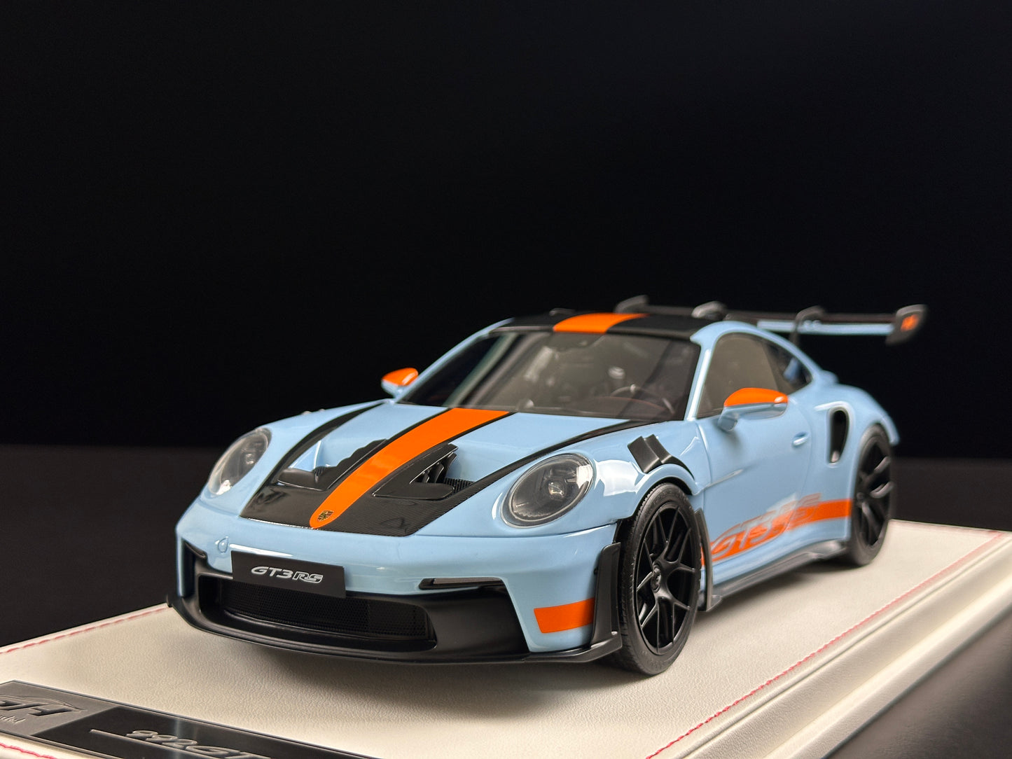 GH MODEL 1/18 Porsche 992 GT3RS Gulf Oil GH017