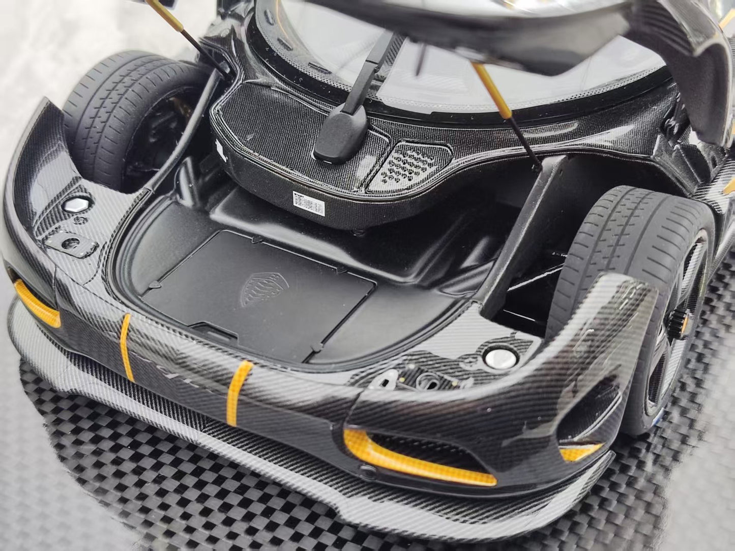 FRONTIART 1/18 Koenigsegg Agera S Hundra 7100 Carbon Gold Resin Full Opening FA187