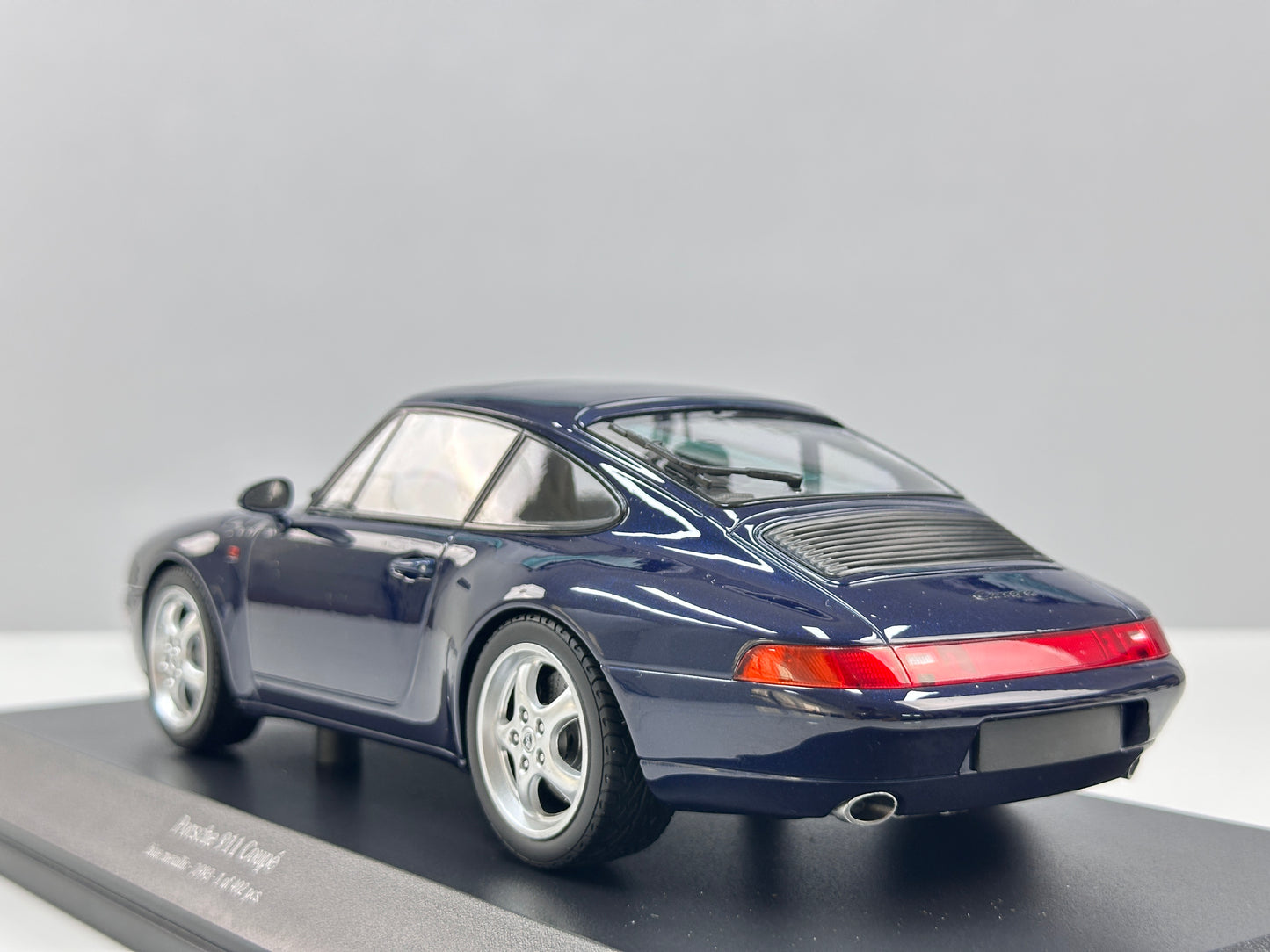 MINICHAMPS 1/18 Porsche 911 (993) 1993 Metallic Blue 155061100
