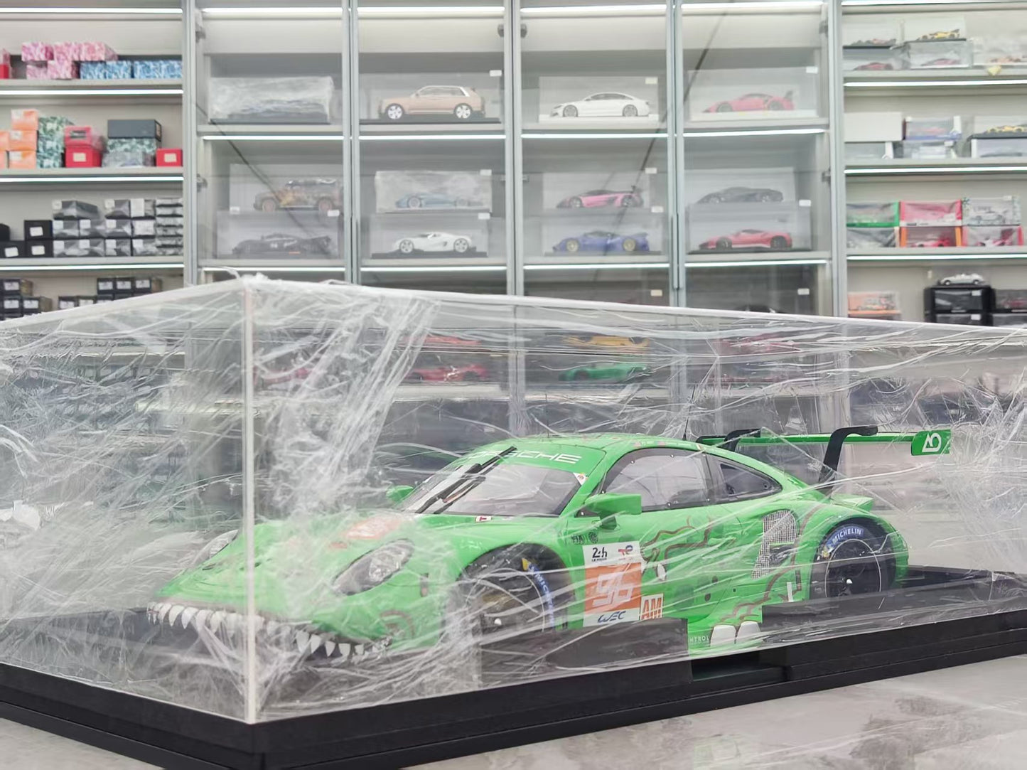 SPARK 1/12 Porsche 911 RSR-19 Project 1 Team, #56, 2023 Le Mans 24 Hours, Green Tyrannosaurus Rex, 12S044