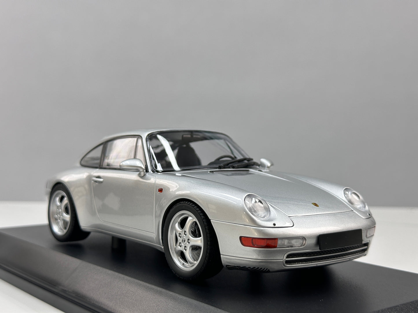 MINICHAMPS 1/18 Porsche 911 (993) 1993 Silver 155061101