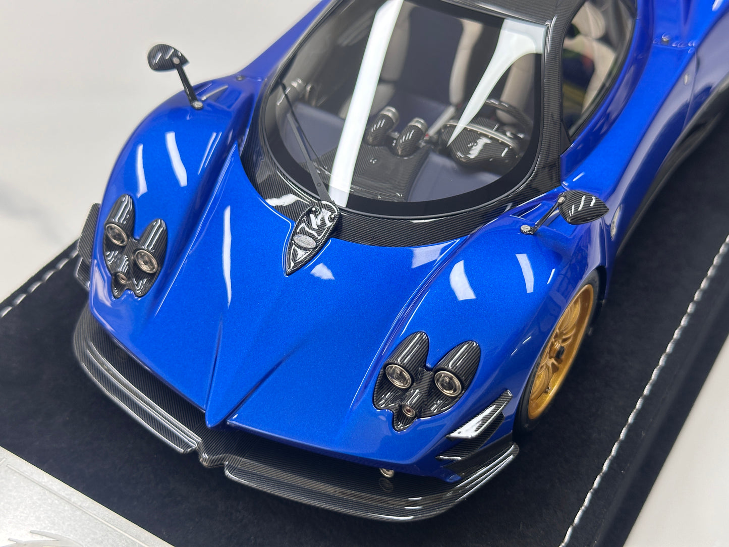 HH Model 1/18 Pagani Zonda F – Dark Blue with Gold Wheels (HH701)