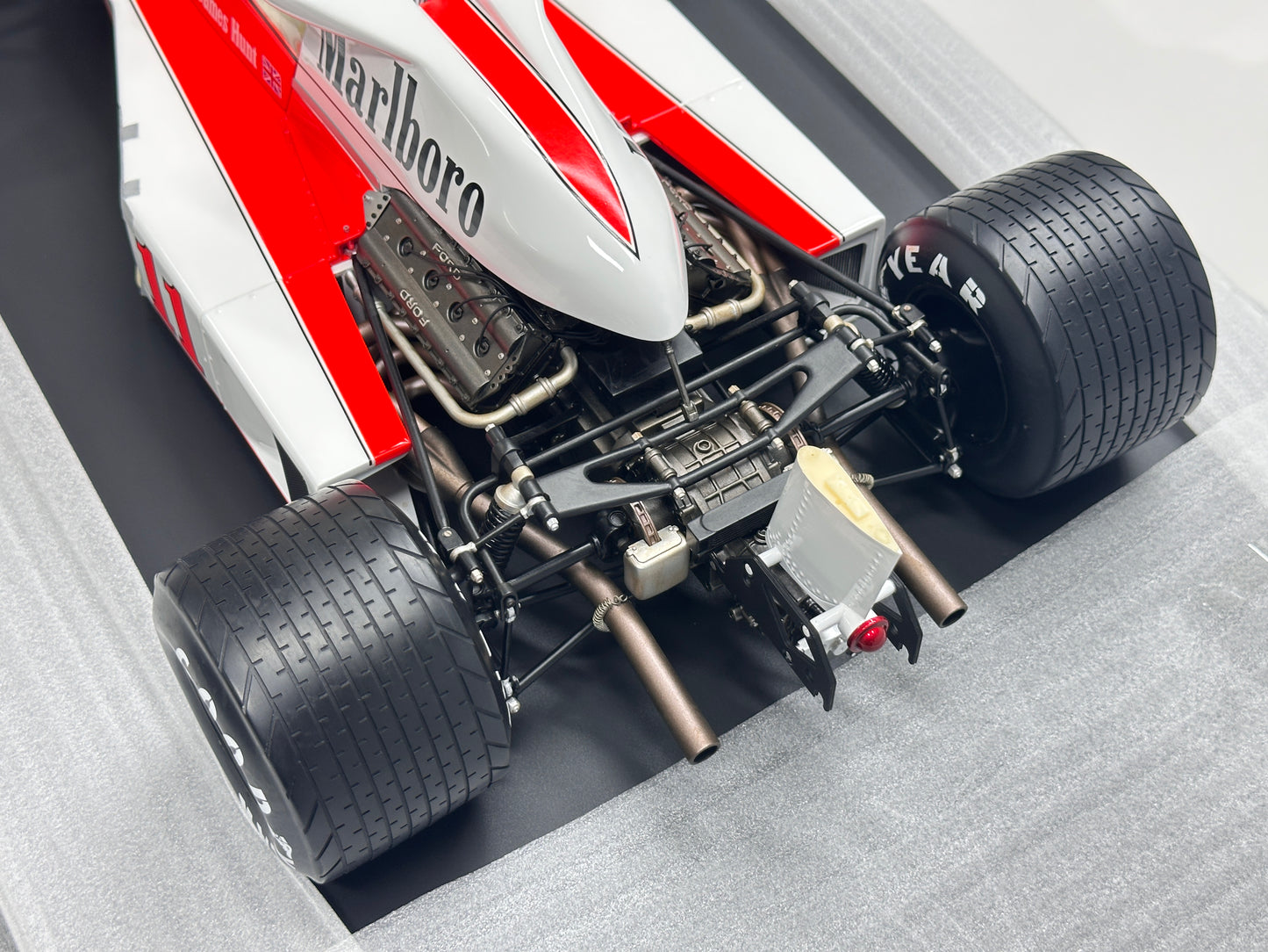Spark 1/8 McLaren M23 No. 11 (3rd Place, 1976 Japanese GP) – James Hunt – Red & White Livery (08SP263)