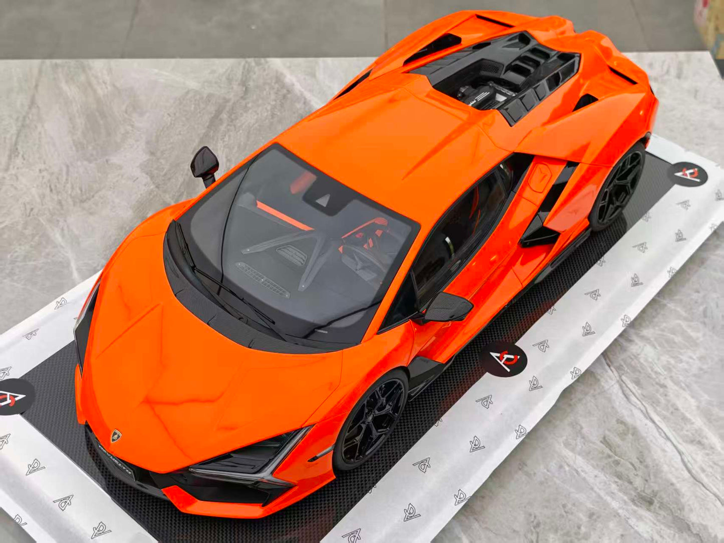 Amalgam 1/8 Lamborghini Revuelto Orange M6299-SC1