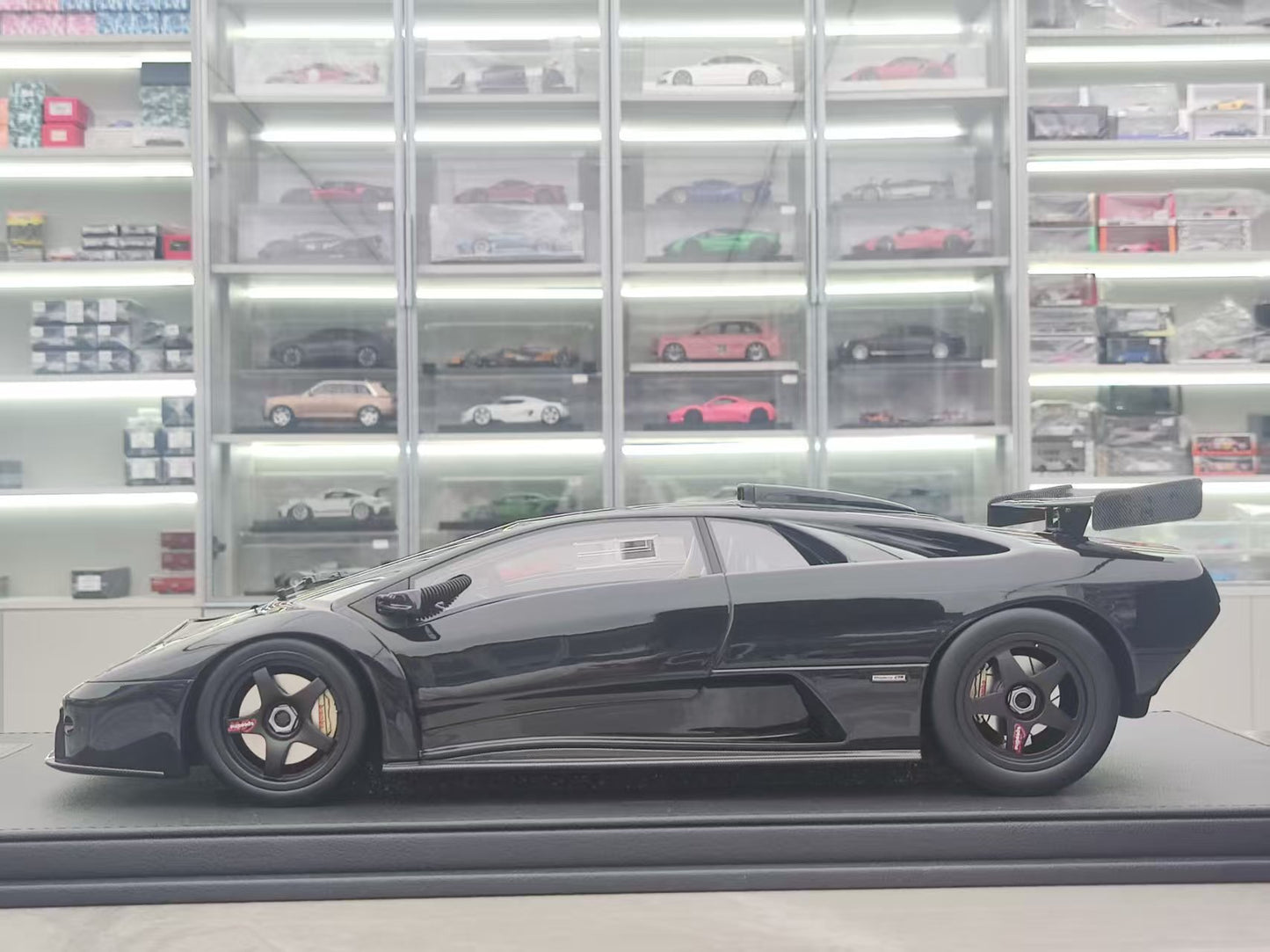 GL 1/12 Lamborghini Diablo GTR Matte Black JS-GL004