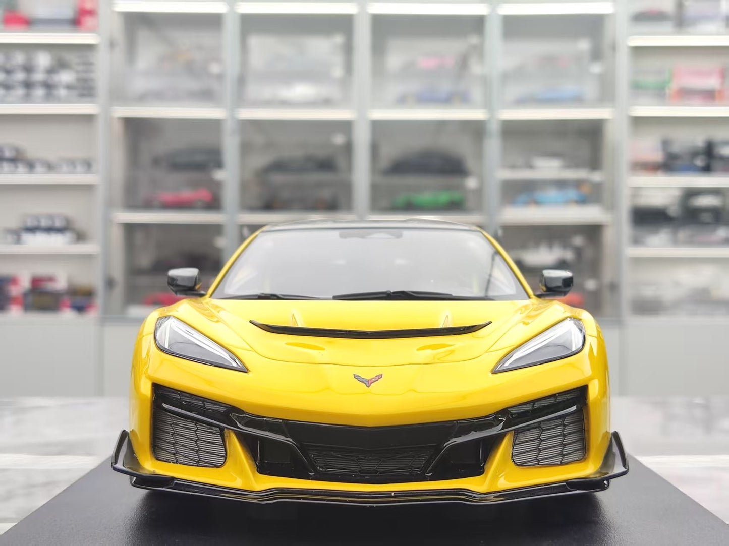 GT Spirit 1/18 Chevrolet Corvette C8 ZR1 Yellow GT528