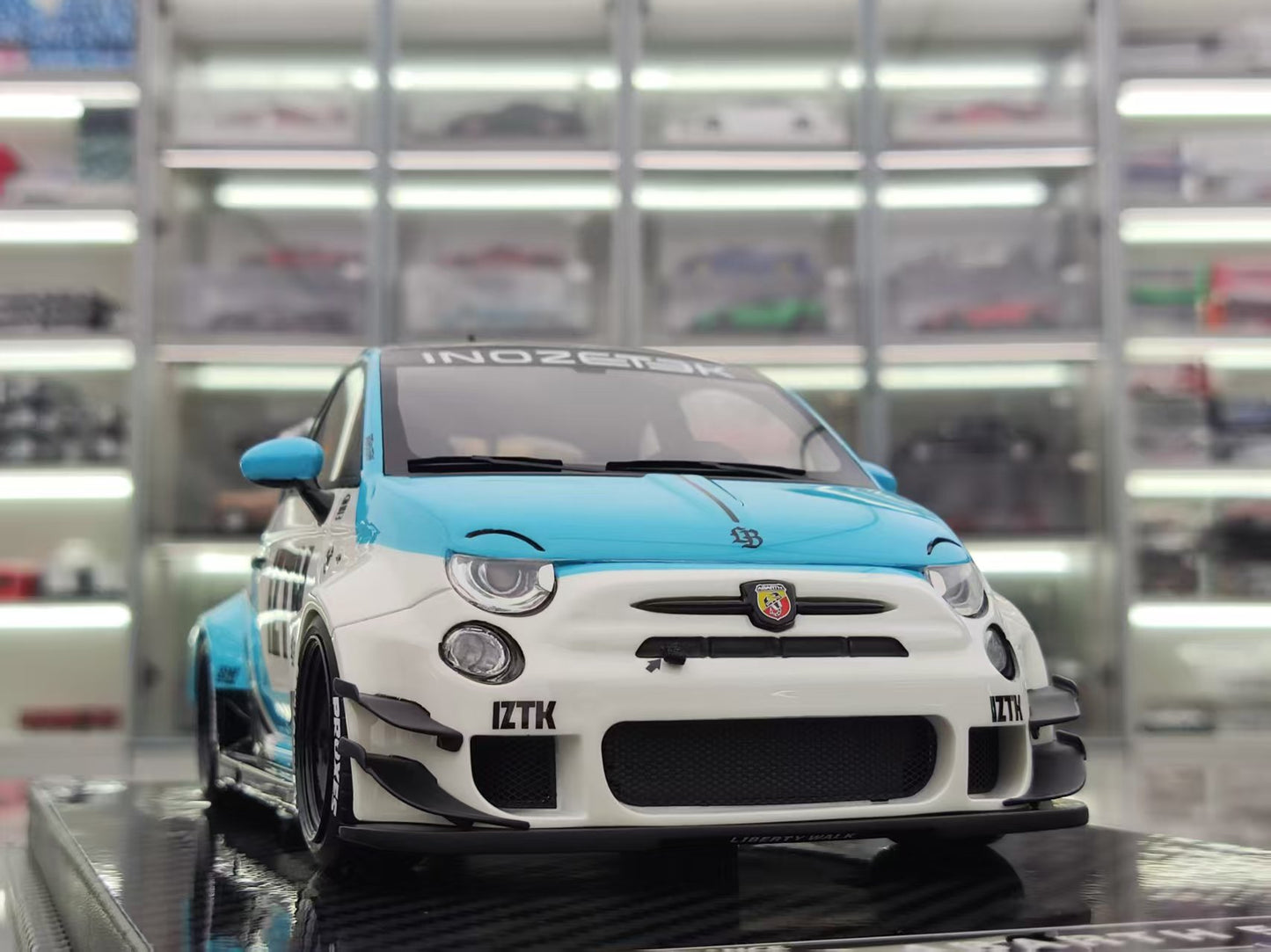 VIP 1/18 Abbas 595 Tiffany Blue VIP182