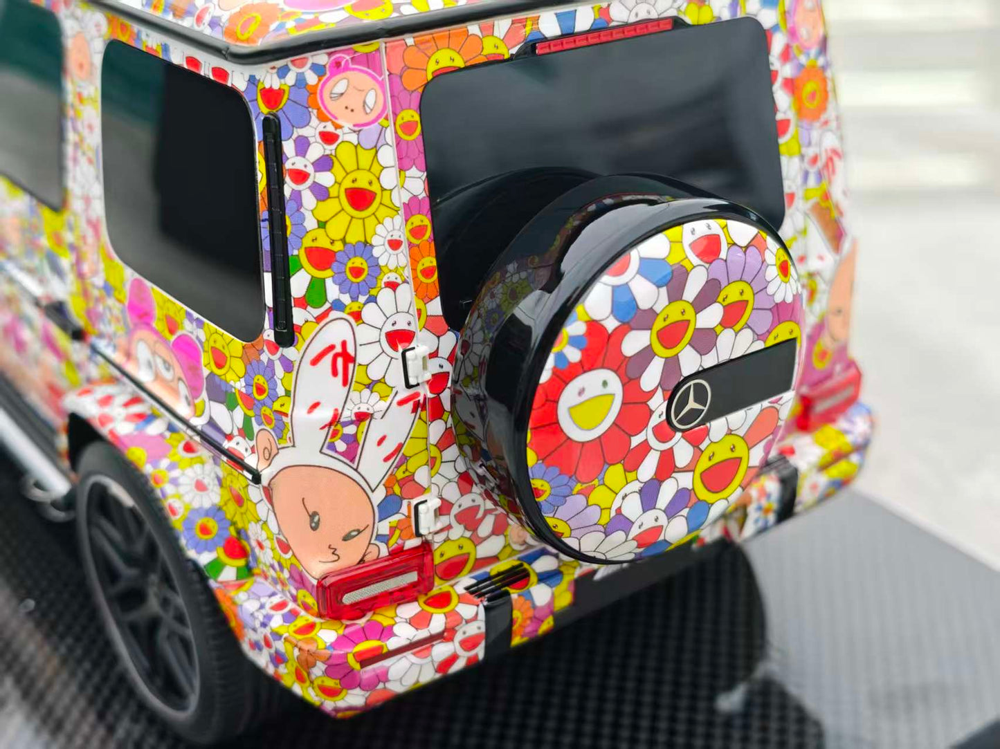 Dino Model 1/18 Mercedes-Benz G63 Custom Edition Sunflower DMK001B