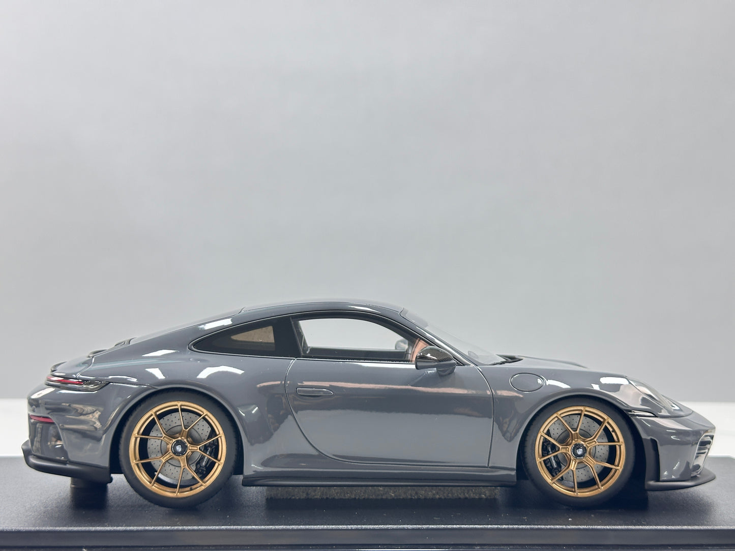 GT Spirit 1/18 Porsche 911 [992.2] GT3 Touring Grey GT577