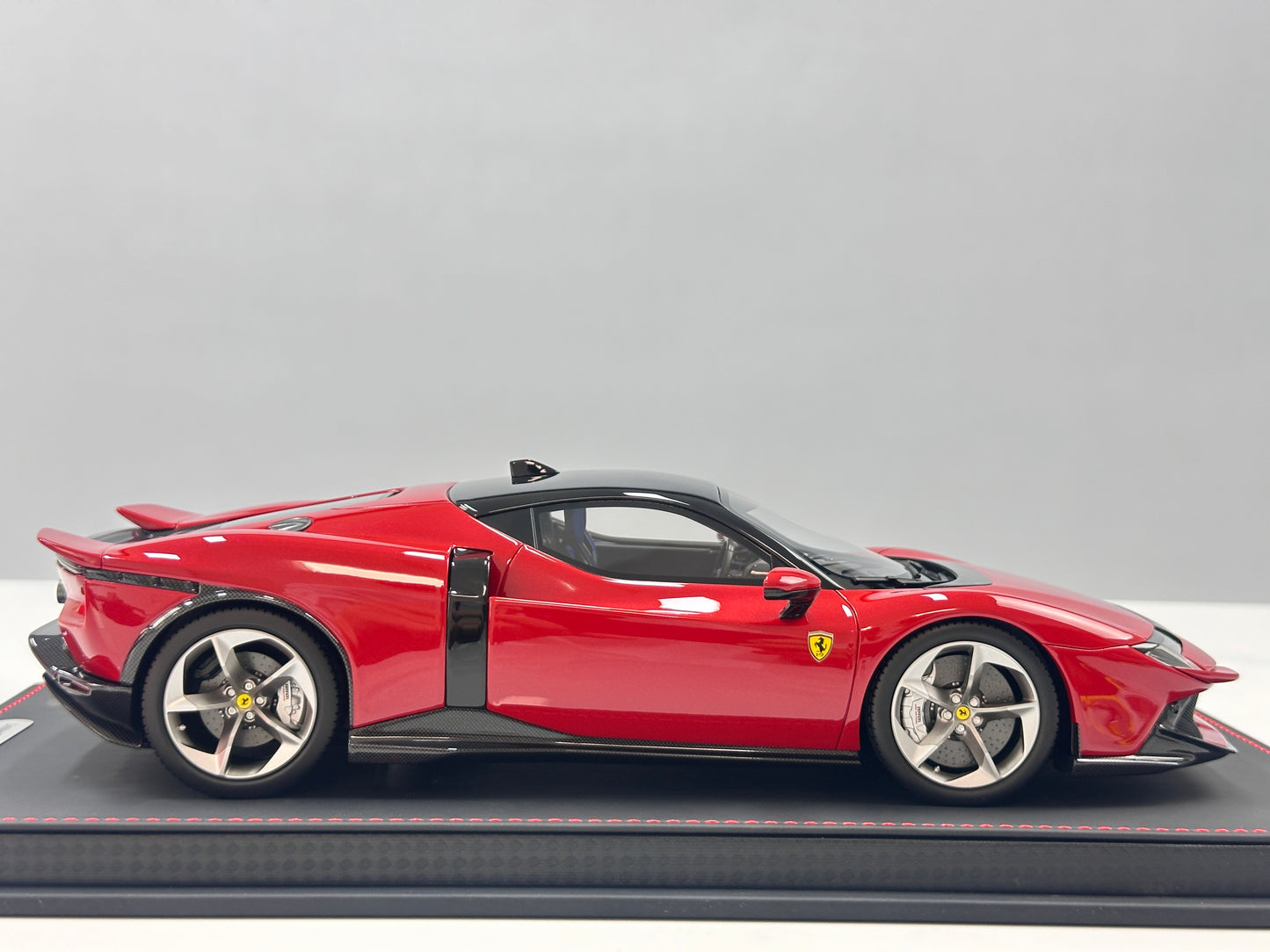 BBR 1/18 Ferrari 849 Testarossa Red P18275A