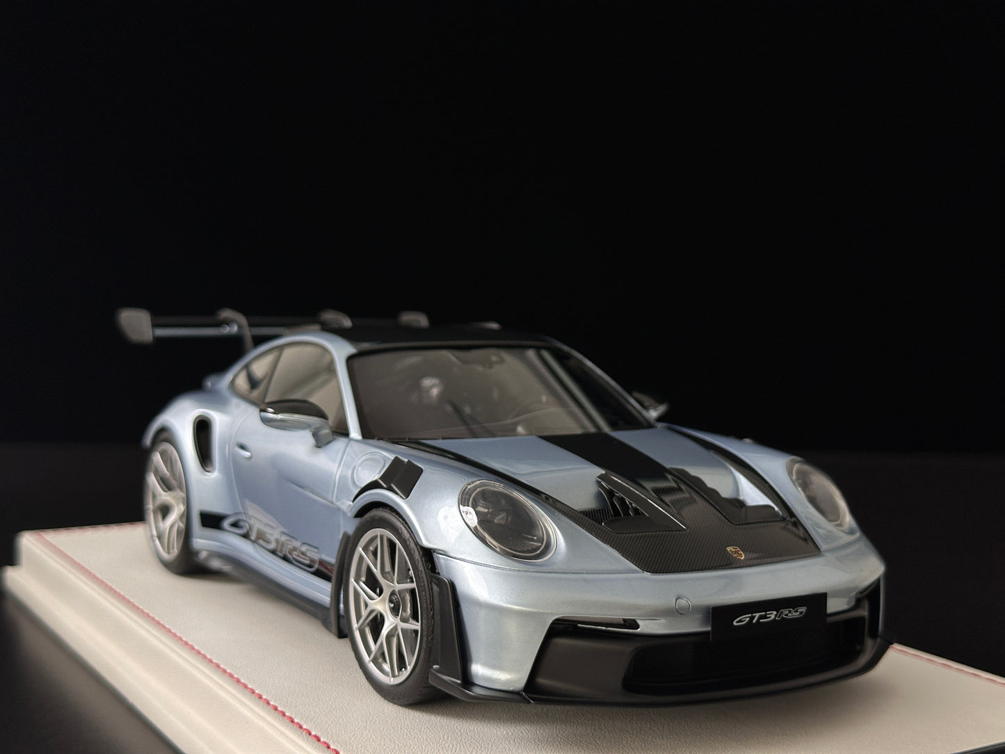 GH MODEL 1/18 Porsche 992 GT3RS Ice Blue GH016