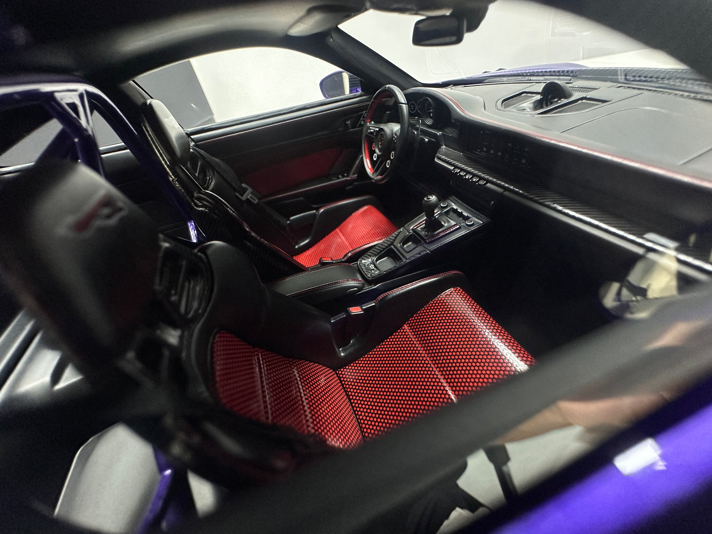 IVY 1/12 Porsche 992 GT3 RS – Purple with Gold Wheels (IVY245)