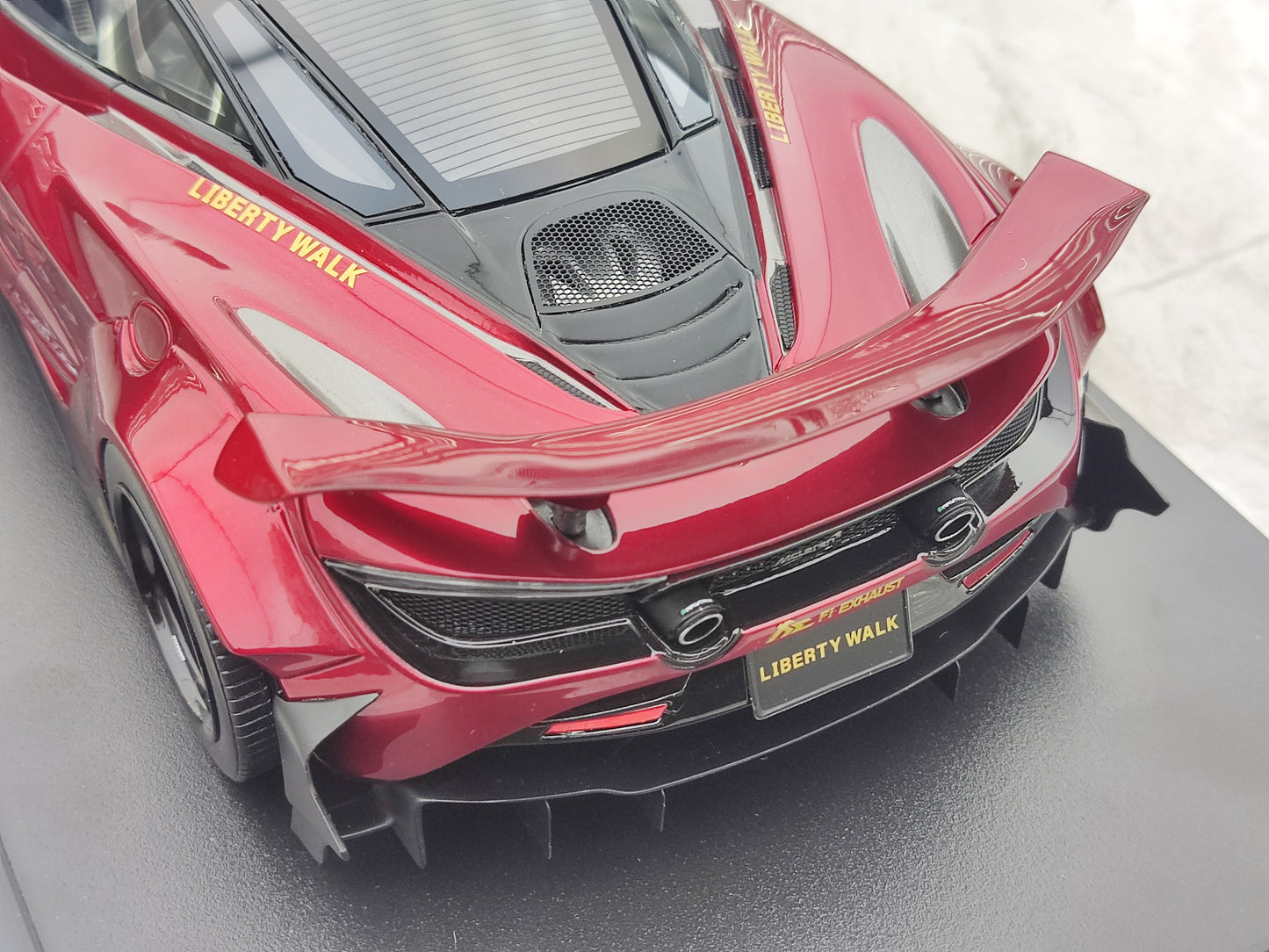 Topspeed 1/18 McLaren 720S LB Works Gem Red TS0599